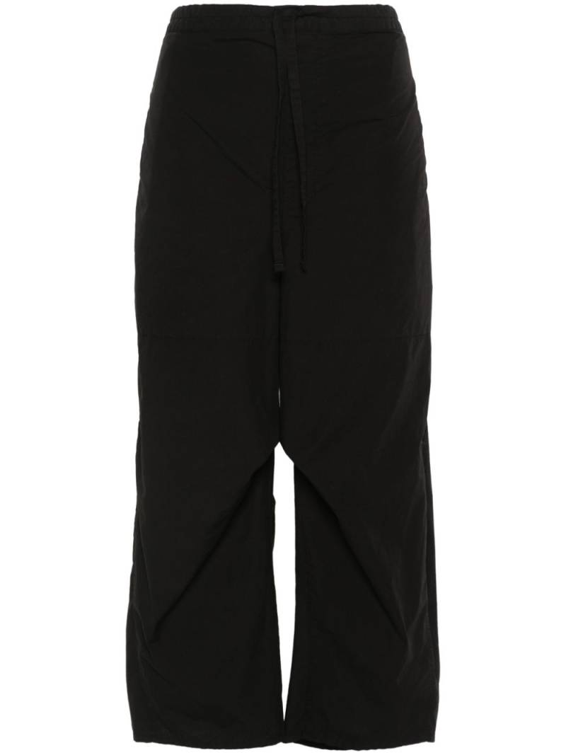 LEMAIRE tapered-leg cropped trousers - Black von LEMAIRE