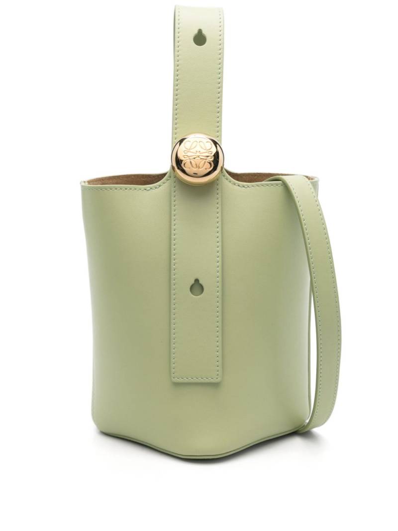 LOEWE mini Pebble bucket bag - Green von LOEWE