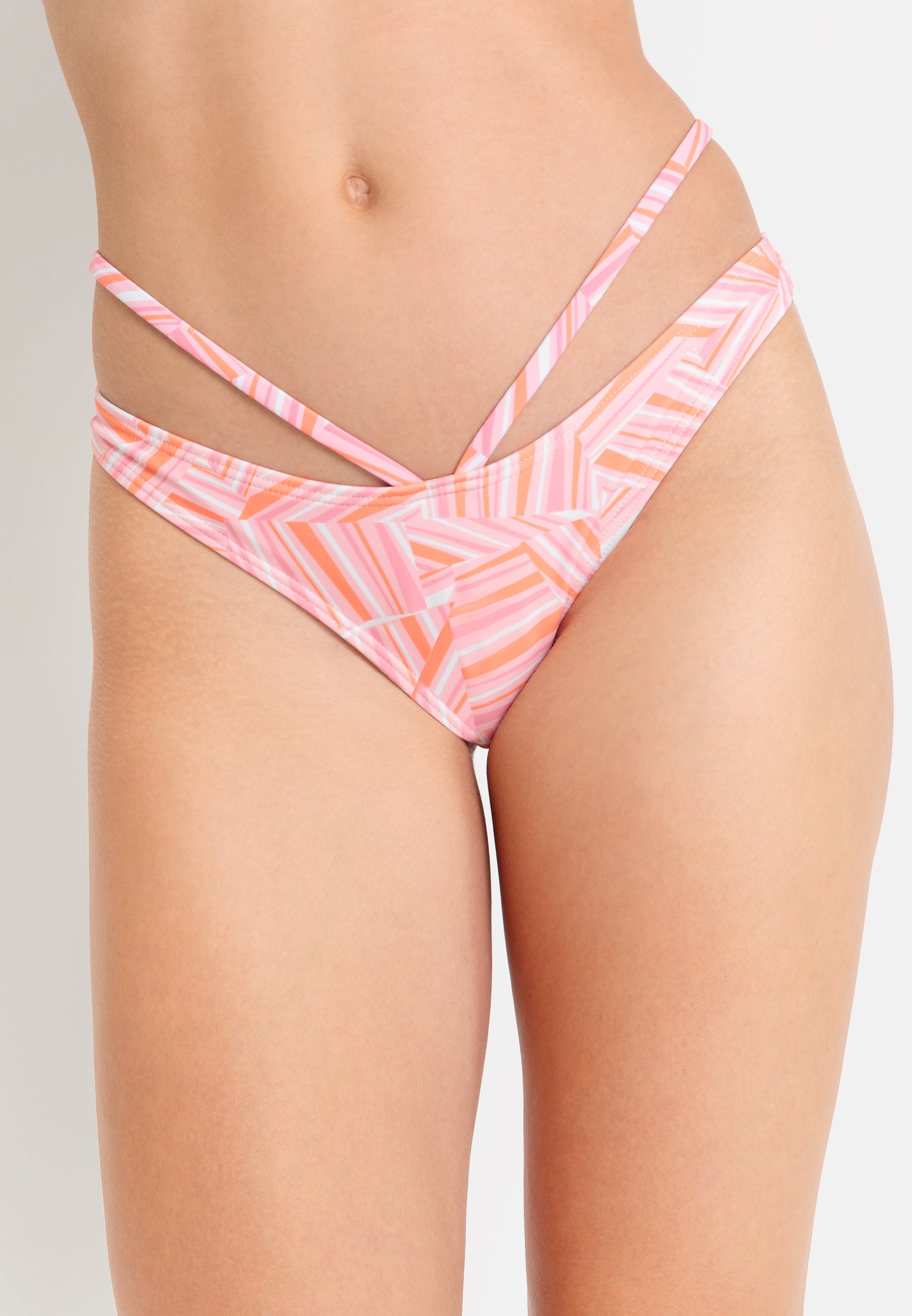 LSCN by LASCANA Bikini-Hose »Lisa«, mit seitlichen Hüft-Straps LSCN by LASCANA Bikini-Hose »Lisa«, mit seitlichen Hüft-Straps von LSCN by LASCANA