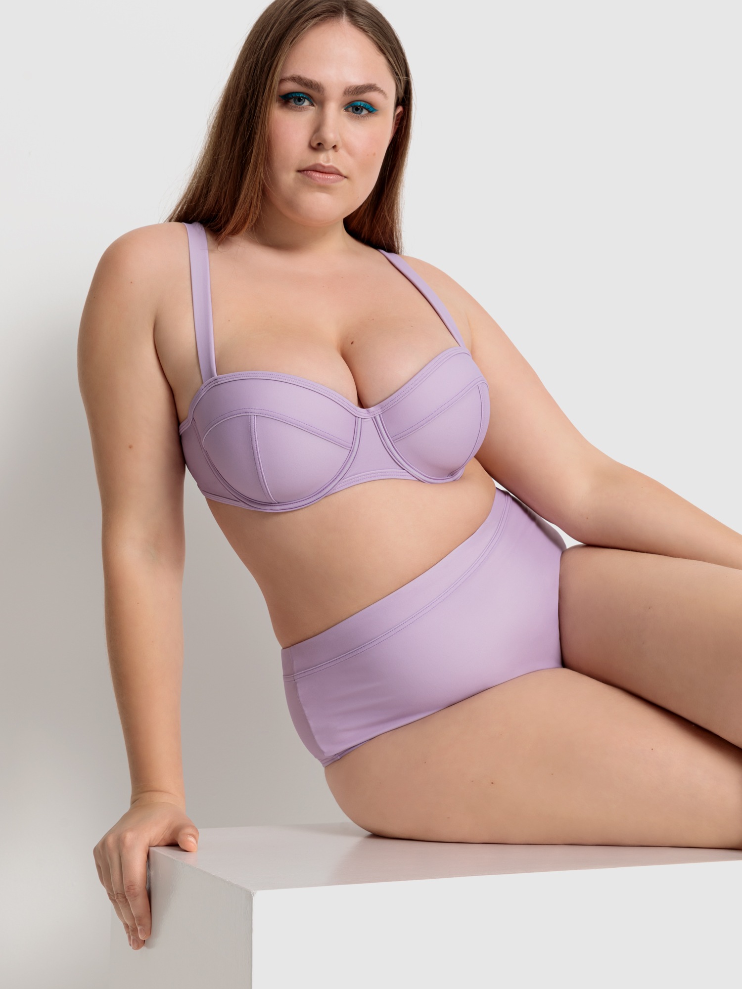 LSCN by LASCANA Bügel-Bikini-Top »Gina«, mit Ziernähten LSCN by LASCANA Bügel-Bikini-Top »Gina«, mit Ziernähten von LSCN by LASCANA