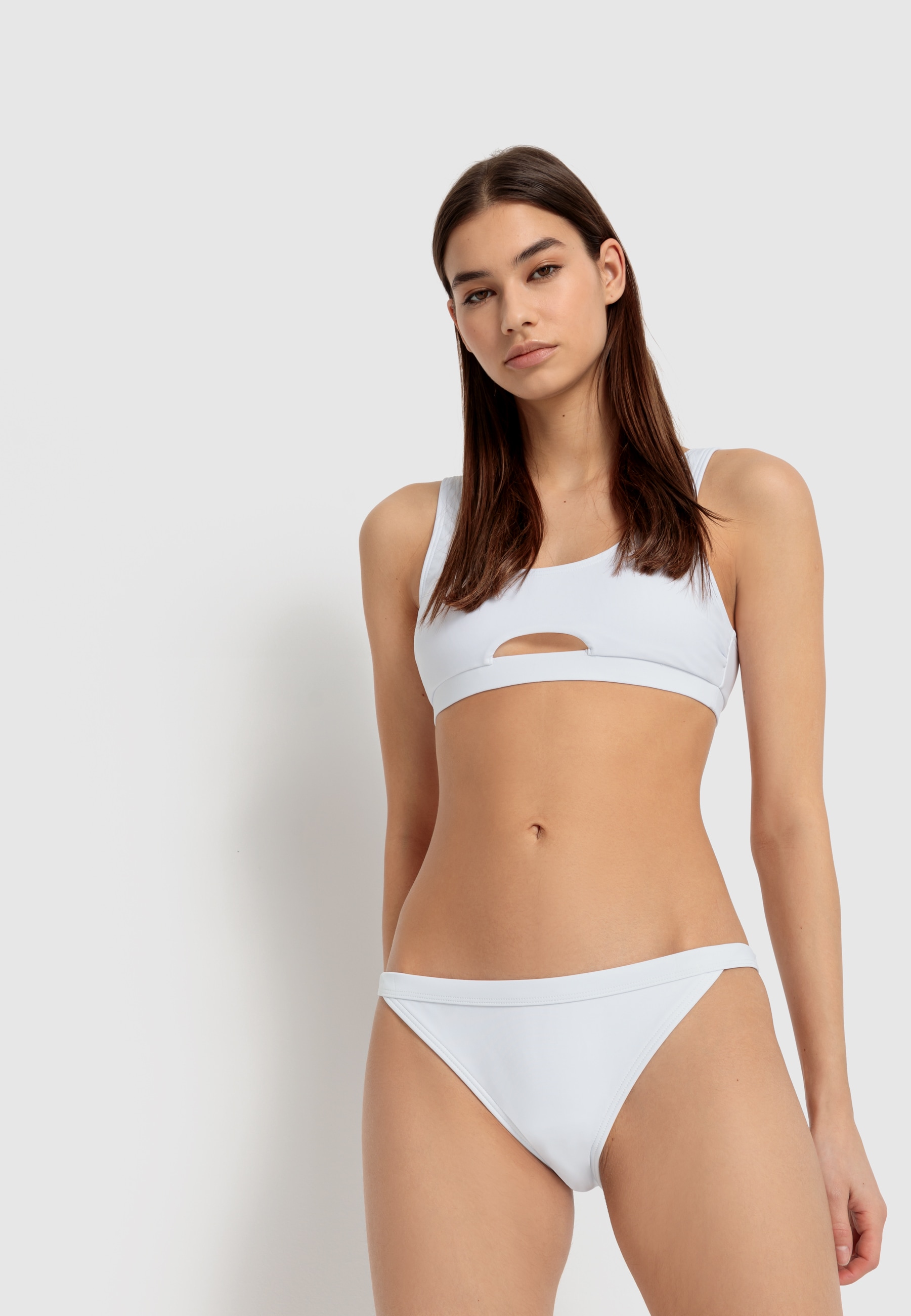 LSCN by LASCANA Bustier-Bikini-Top »Gina«, mit Cut-Out vorne LSCN by LASCANA Bustier-Bikini-Top »Gina«, mit Cut-Out vorne von LSCN by LASCANA