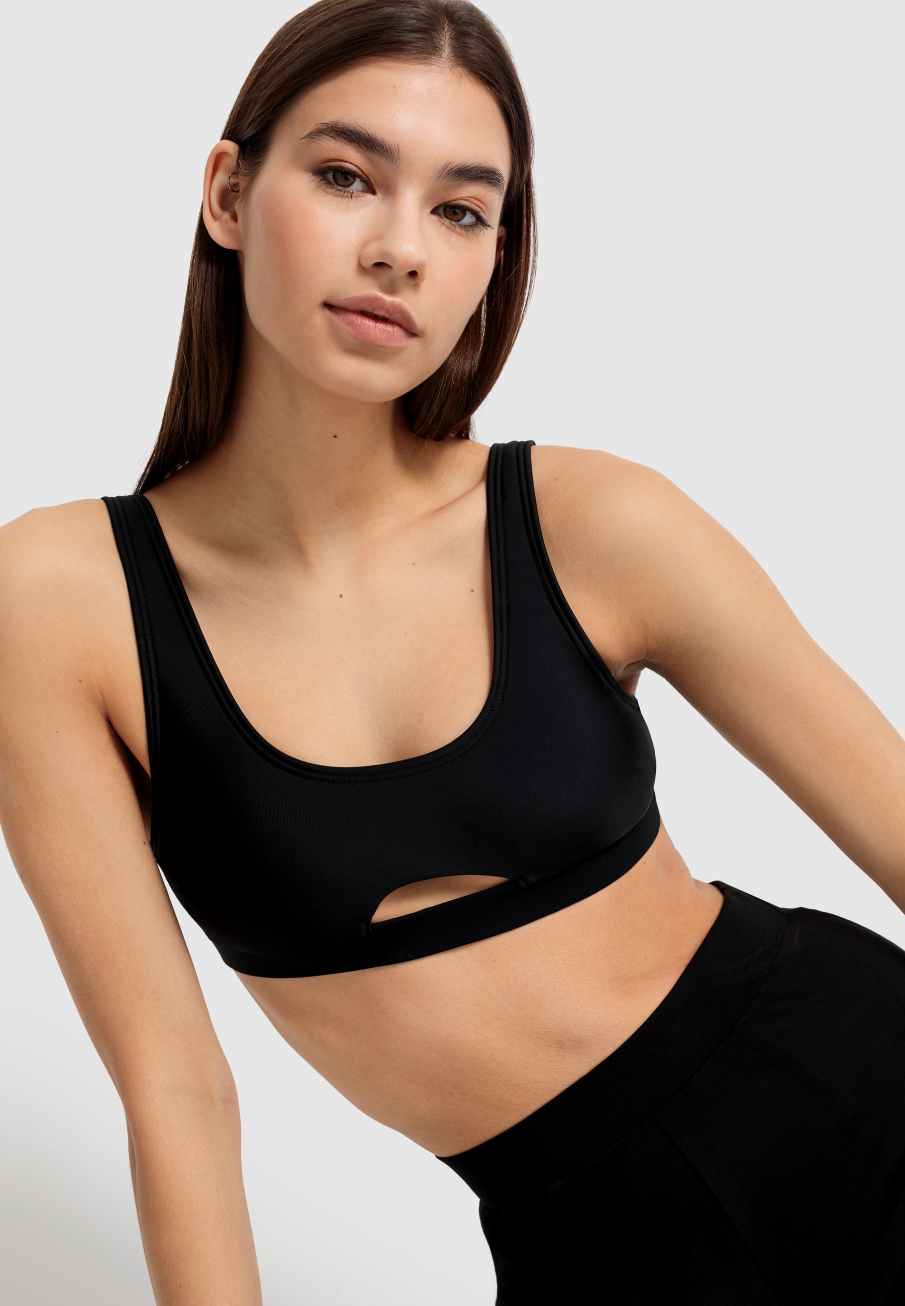 LSCN by LASCANA Bustier-Bikini-Top »Gina«, mit Cut-Out vorne LSCN by LASCANA Bustier-Bikini-Top »Gina«, mit Cut-Out vorne von LSCN by LASCANA