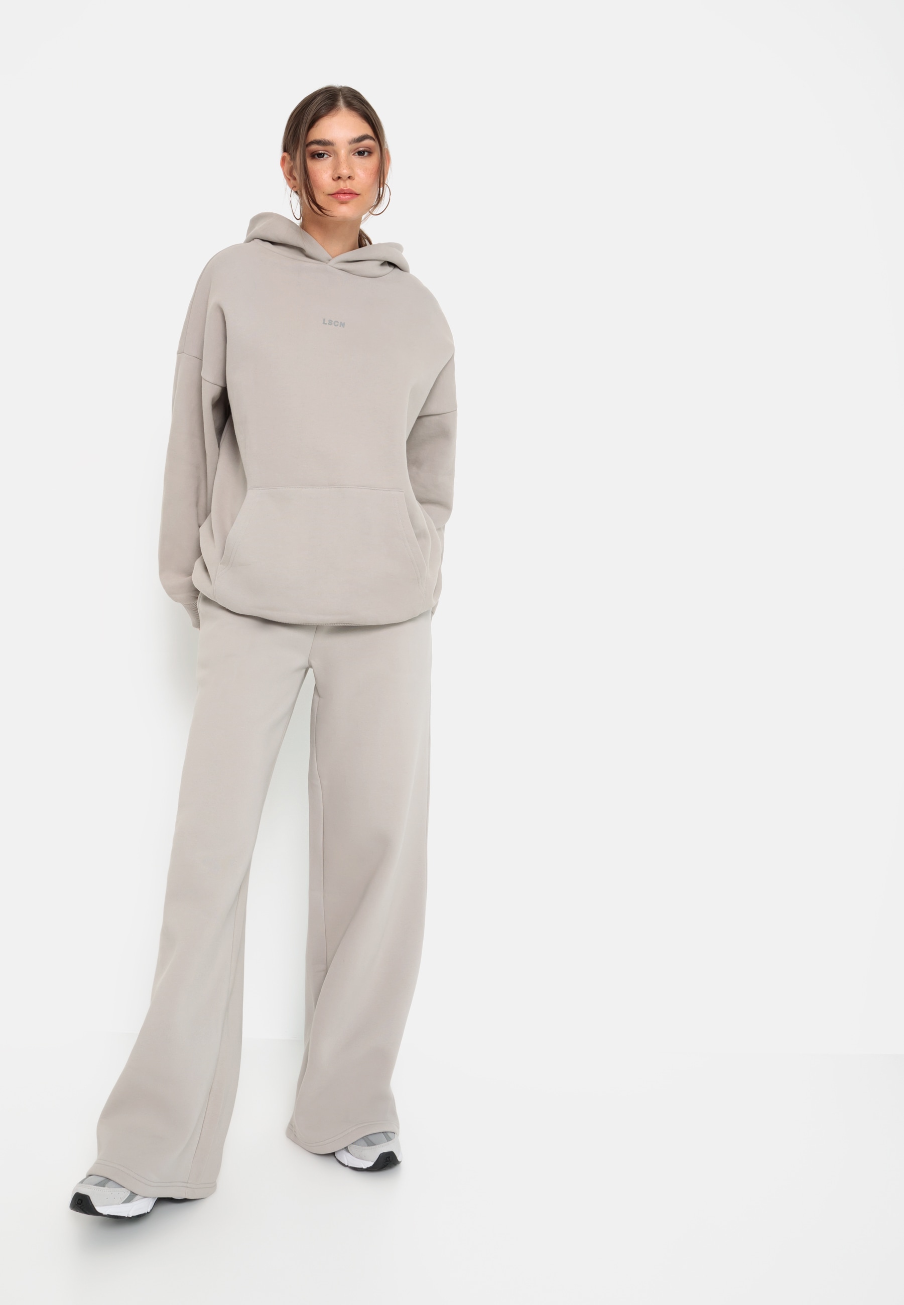 LSCN by LASCANA Hoodie, mit aufgesetzter Kängurutasche LSCN by LASCANA Hoodie, mit aufgesetzter Kängurutasche von LSCN by LASCANA