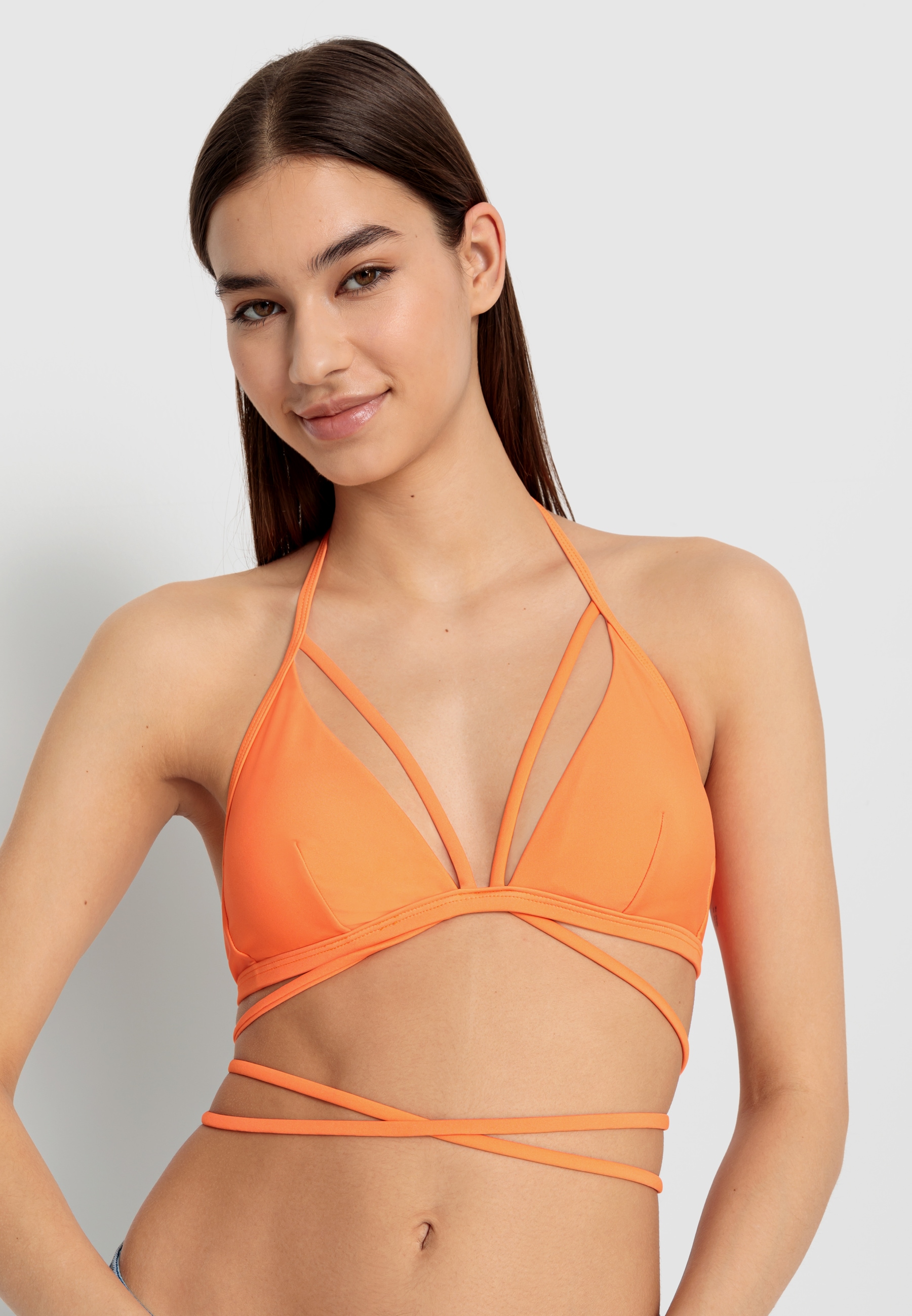 LSCN by LASCANA Triangel-Bikini-Top »Gina«, mit langem Bindeband LSCN by LASCANA Triangel-Bikini-Top »Gina«, mit langem Bindeband von LSCN by LASCANA