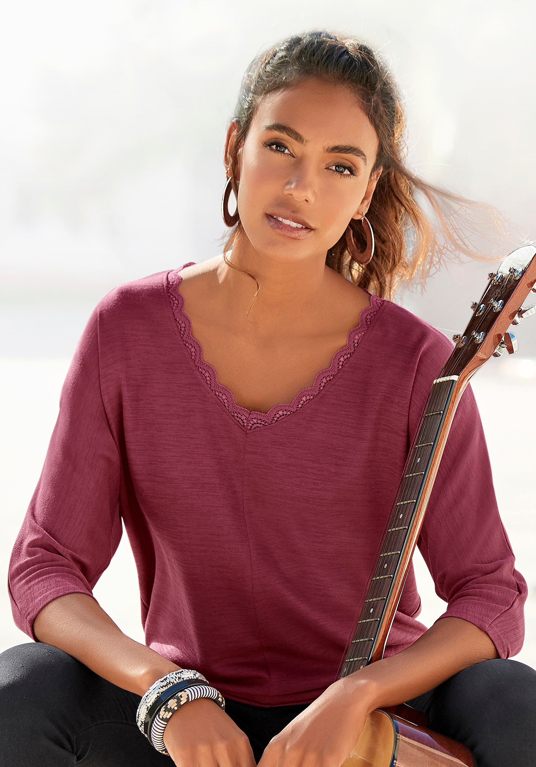 LASCANA 3/4-Arm-Shirt, mit zarter Spitze am Ausschnitt LASCANA 3/4-Arm-Shirt, mit zarter Spitze am Ausschnitt von Lascana