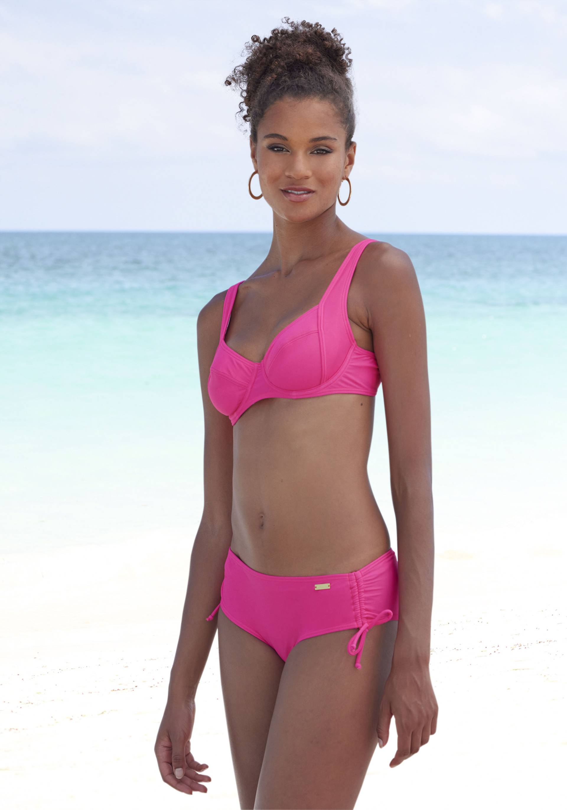 LASCANA Bikini-Hose »Lolo«, in höherer Schnitform LASCANA Bikini-Hose »Lolo«, in höherer Schnitform von Lascana