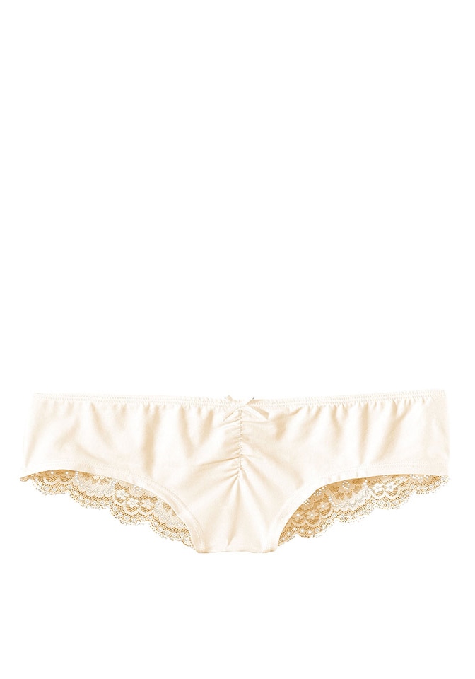 LASCANA Brasilslip, mit schöner Spitze hinten LASCANA Brasilslip, mit schöner Spitze hinten von Lascana