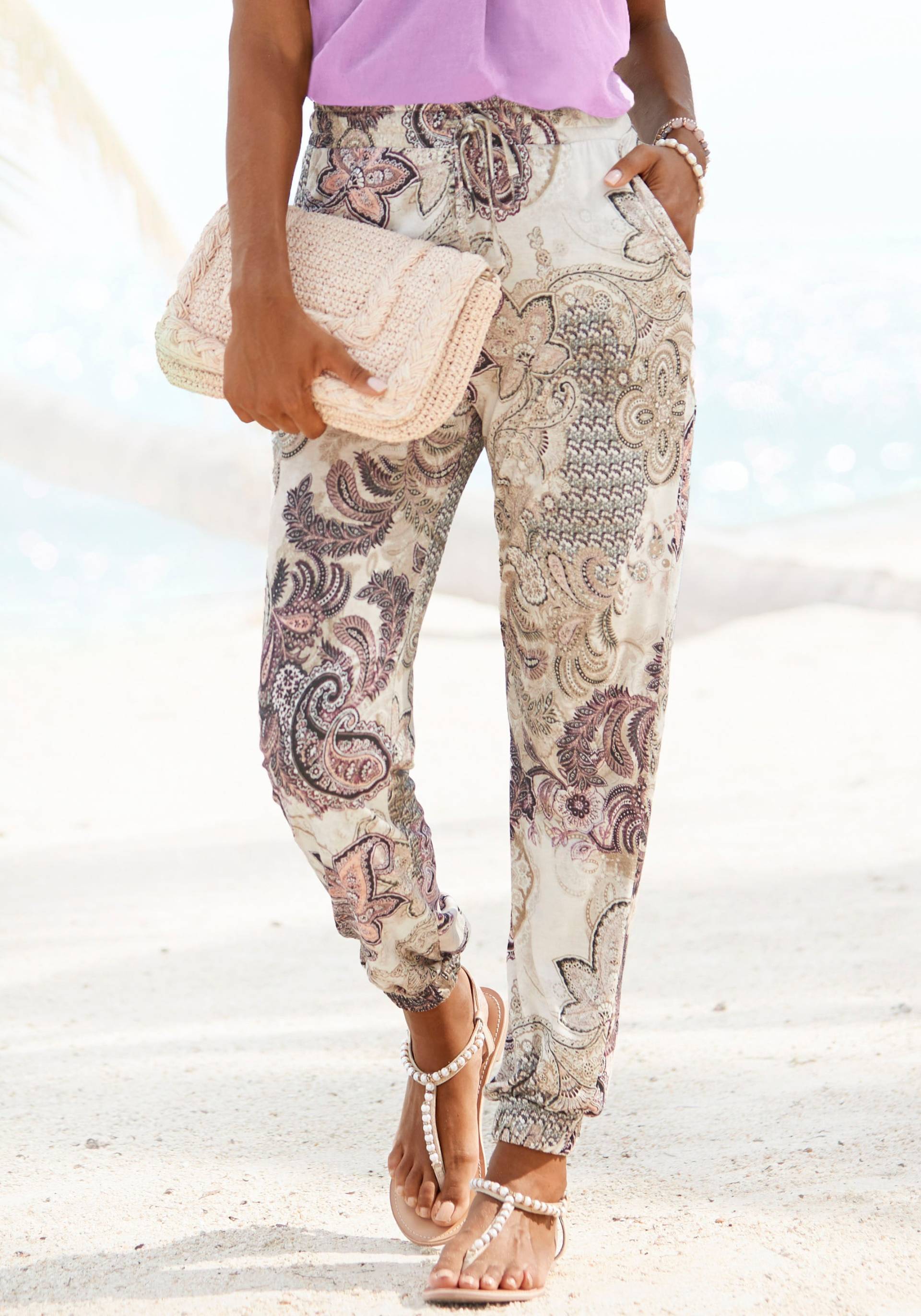 LASCANA Jerseyhose, mit Paisleydruck, Jerseyhose, Gummibund, bequeme Stoffhose LASCANA Jerseyhose, mit Paisleydruck, Jerseyhose, Gummibund, bequeme Stoffhose von Lascana