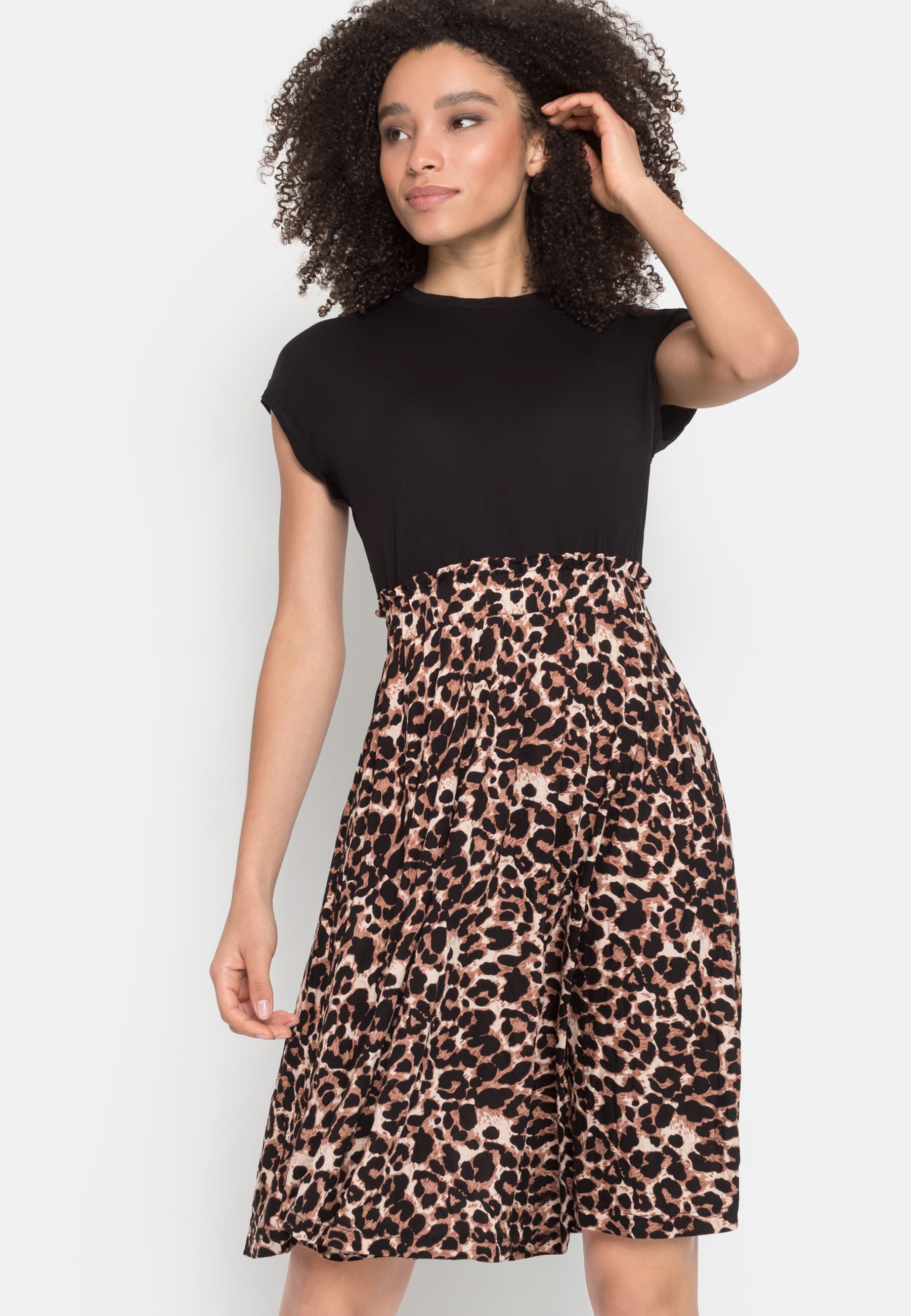 LASCANA Jerseykleid, mit Paperbag-Bund LASCANA Jerseykleid, mit Paperbag-Bund von Lascana