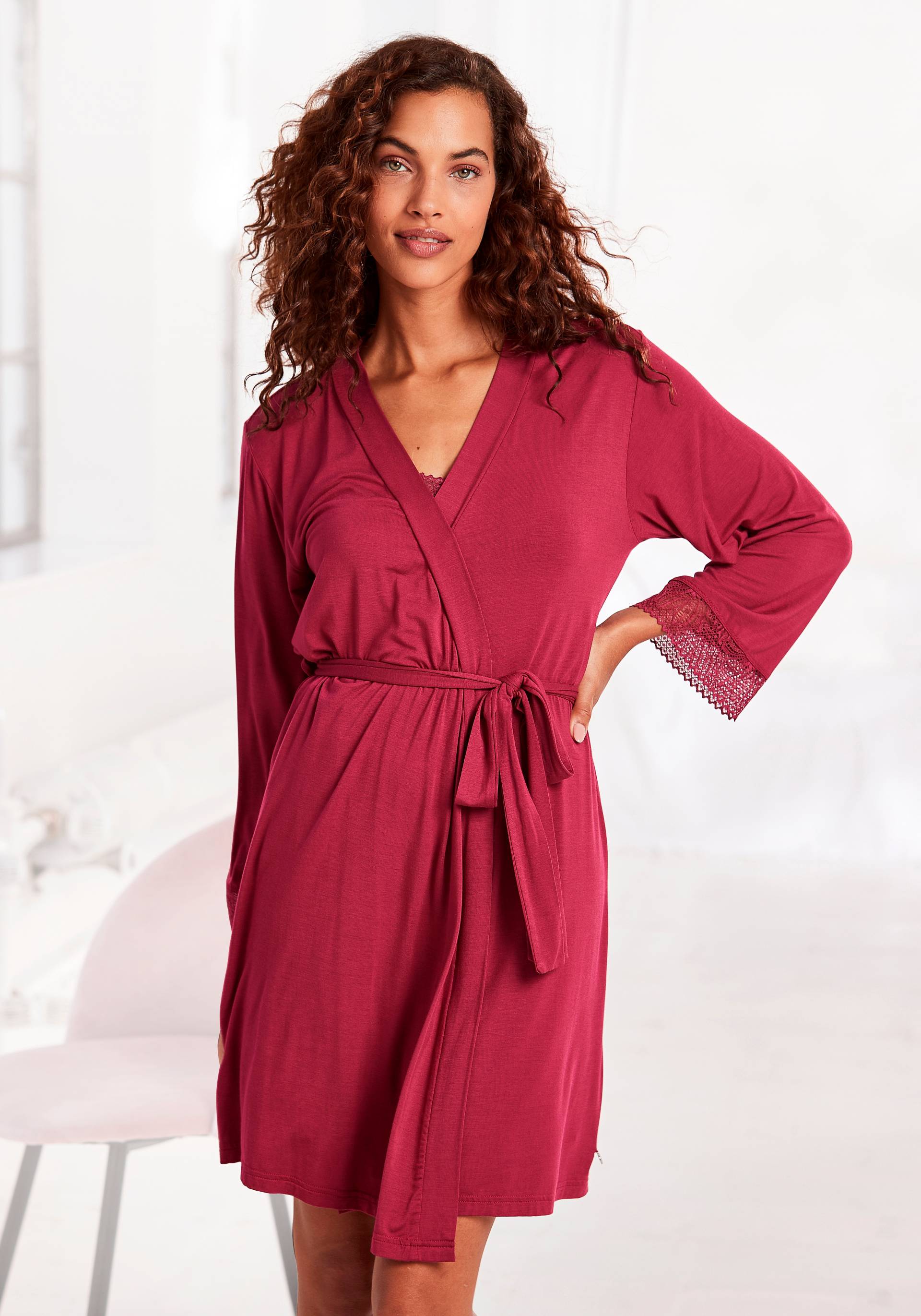 LASCANA Kimono, mit filigranen Spitzenbesätzen LASCANA Kimono, mit filigranen Spitzenbesätzen von Lascana