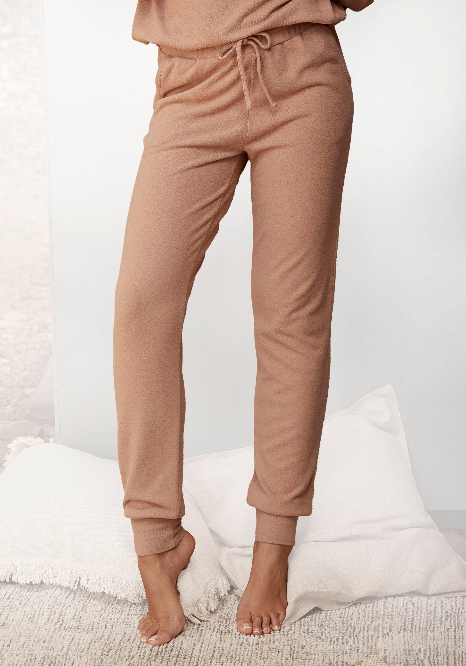 LASCANA Loungehose, Relaxhose mit seitlichen Taschen von Lascana