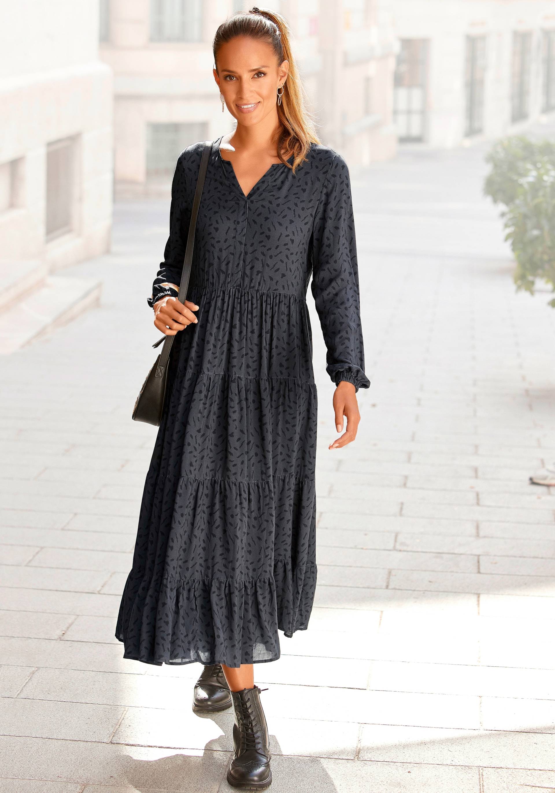 LASCANA Maxikleid, mit Alloverprint und Volants, langärmlig, Druckkleid, casual-chic LASCANA Maxikleid, mit Alloverprint und Volants, langärmlig, Druckkleid, casual-chic von Lascana