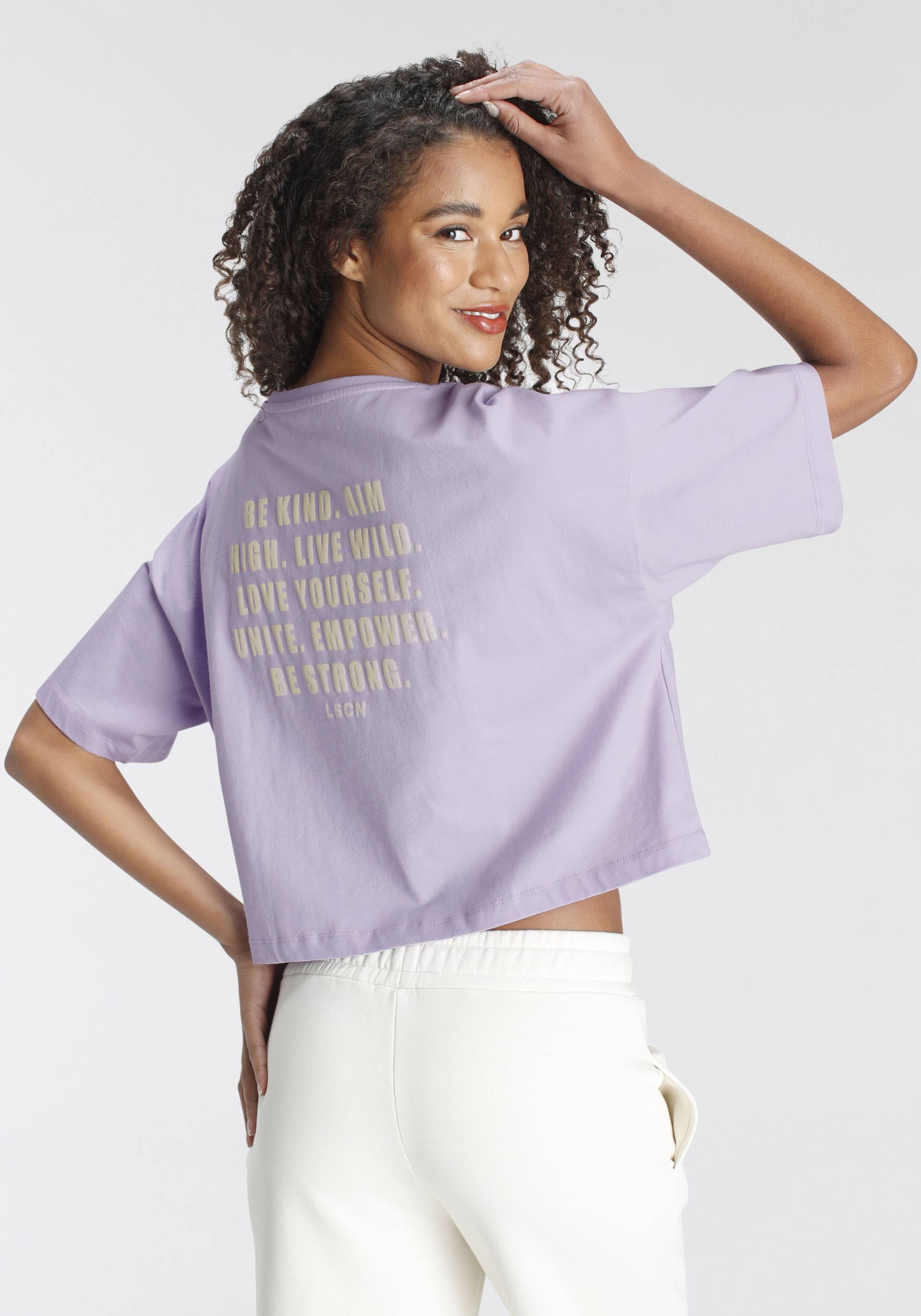 LASCANA Oversize-Shirt, mit Schriftzug auf dem Rücken LASCANA Oversize-Shirt, mit Schriftzug auf dem Rücken von Lascana