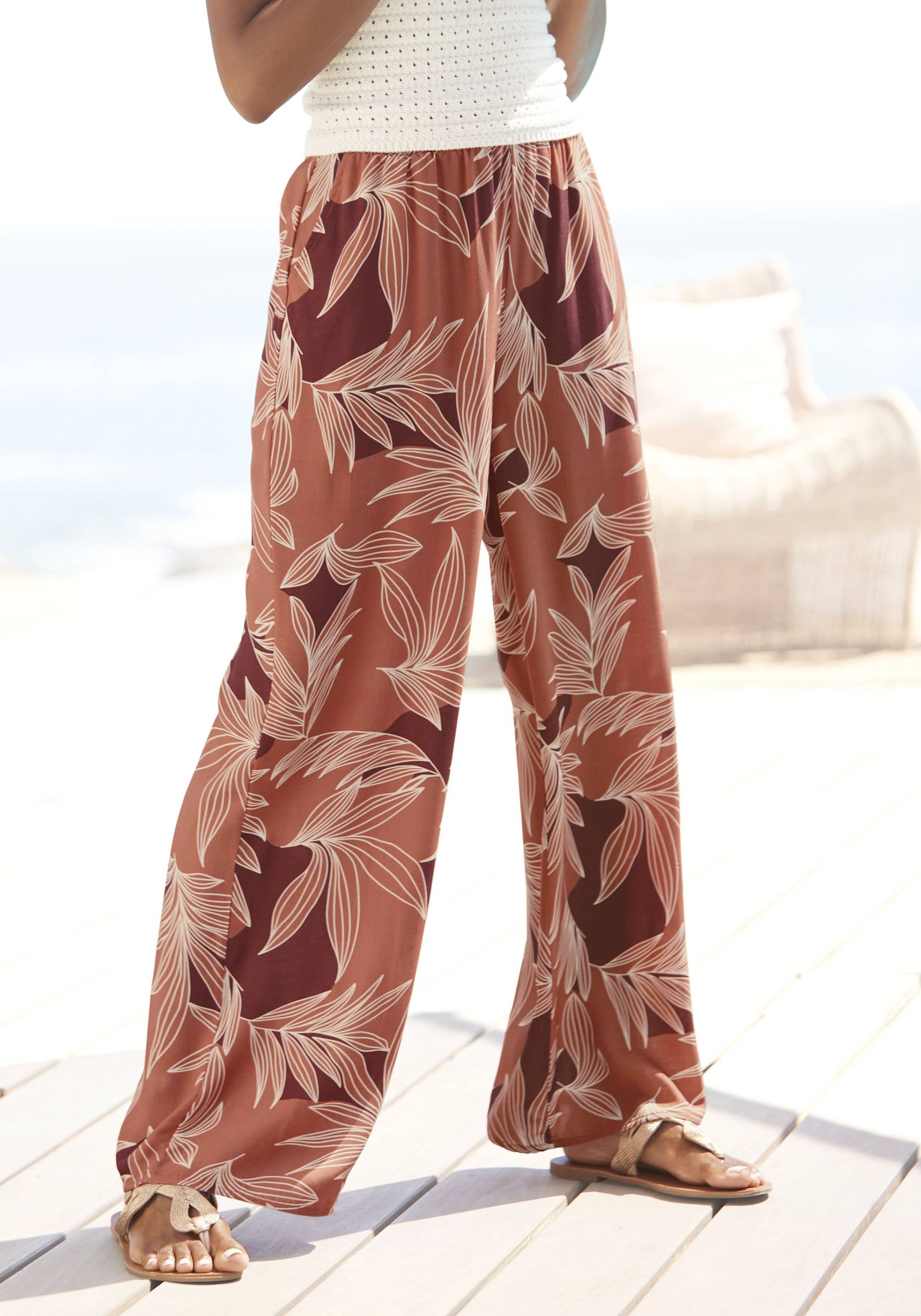 LASCANA Palazzohose, mit Alloverprint und Taschen, Wide-Leg, Stoffhose LASCANA Palazzohose, mit Alloverprint und Taschen, Wide-Leg, Stoffhose von Lascana