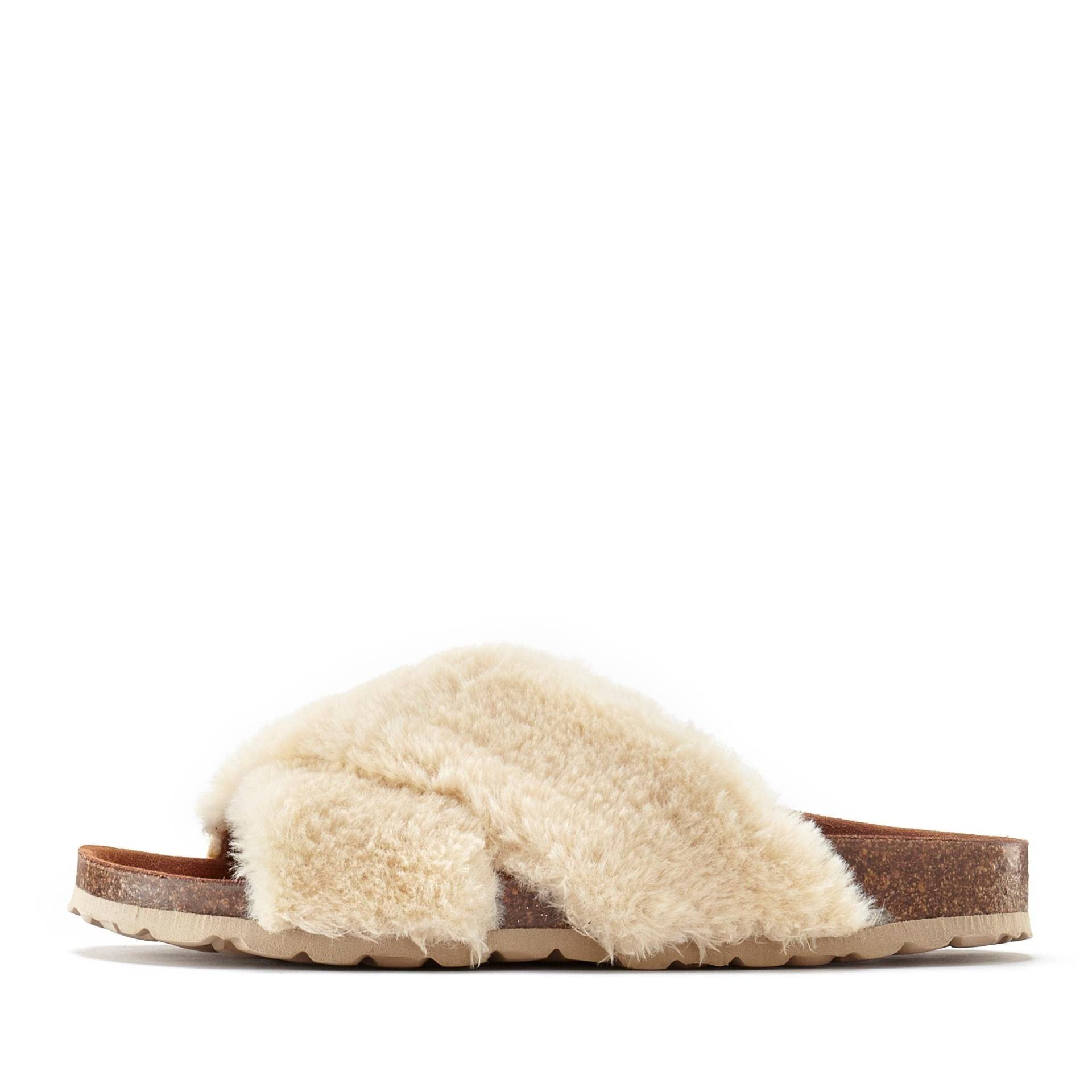 LASCANA Hausschuh, Mule, Sandale, offener Schuh, Korkfussbett mit Fellimitat LASCANA Hausschuh, Mule, Sandale, offener Schuh, Korkfussbett mit Fellimitat von Lascana