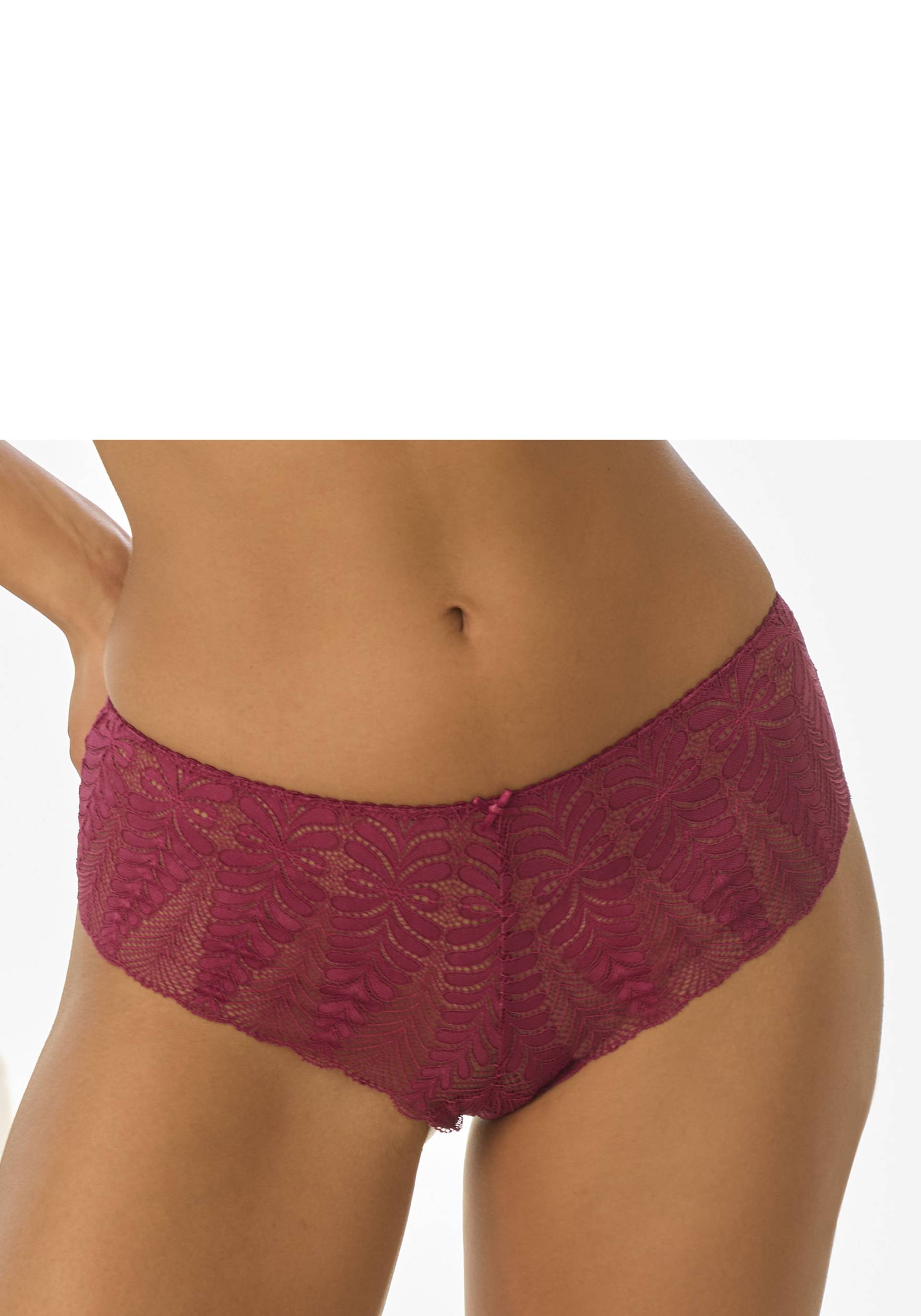 LASCANA Panty »Amira«, aus dezent transparenter Spitze LASCANA Panty »Amira«, aus dezent transparenter Spitze von Lascana