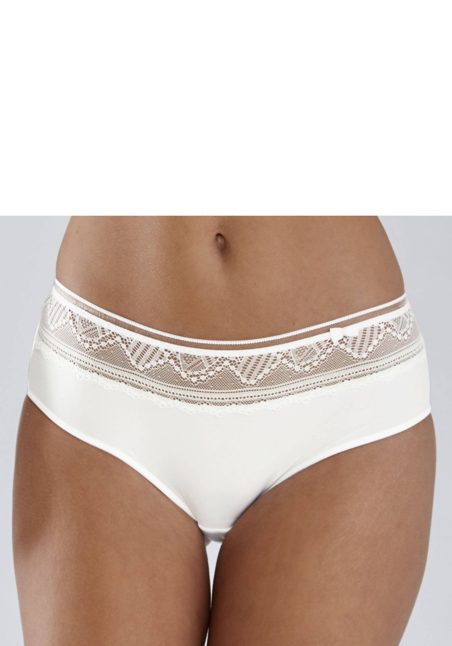 LASCANA Panty »Tiziana«, mit Spitze anteilig aus recyceltem Polyamid LASCANA Panty »Tiziana«, mit Spitze anteilig aus recyceltem Polyamid von Lascana