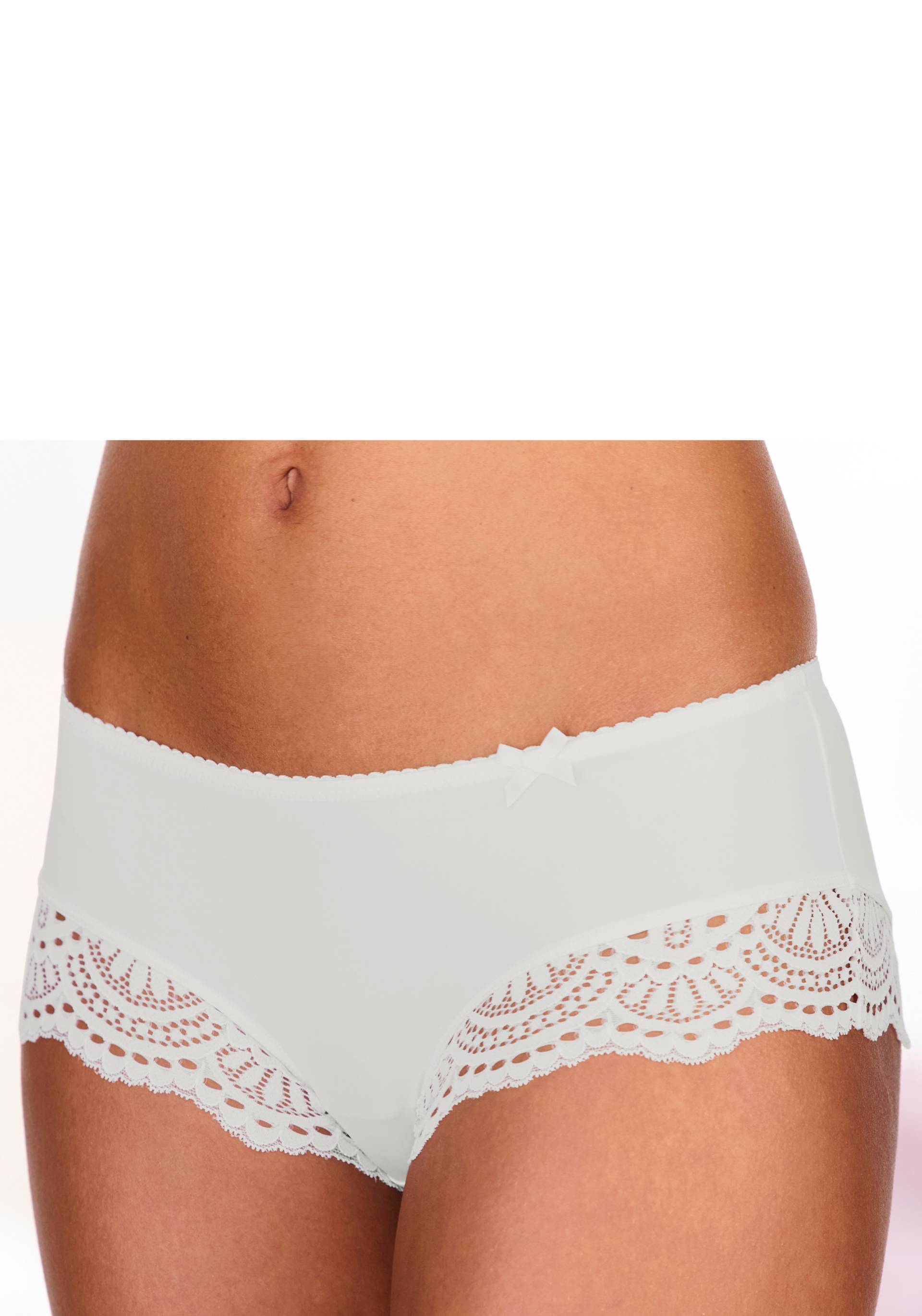 LASCANA Panty »Aurora«, mit edlem Spitzeneinsatz an den Beinausschnitten LASCANA Panty »Aurora«, mit edlem Spitzeneinsatz an den Beinausschnitten von Lascana