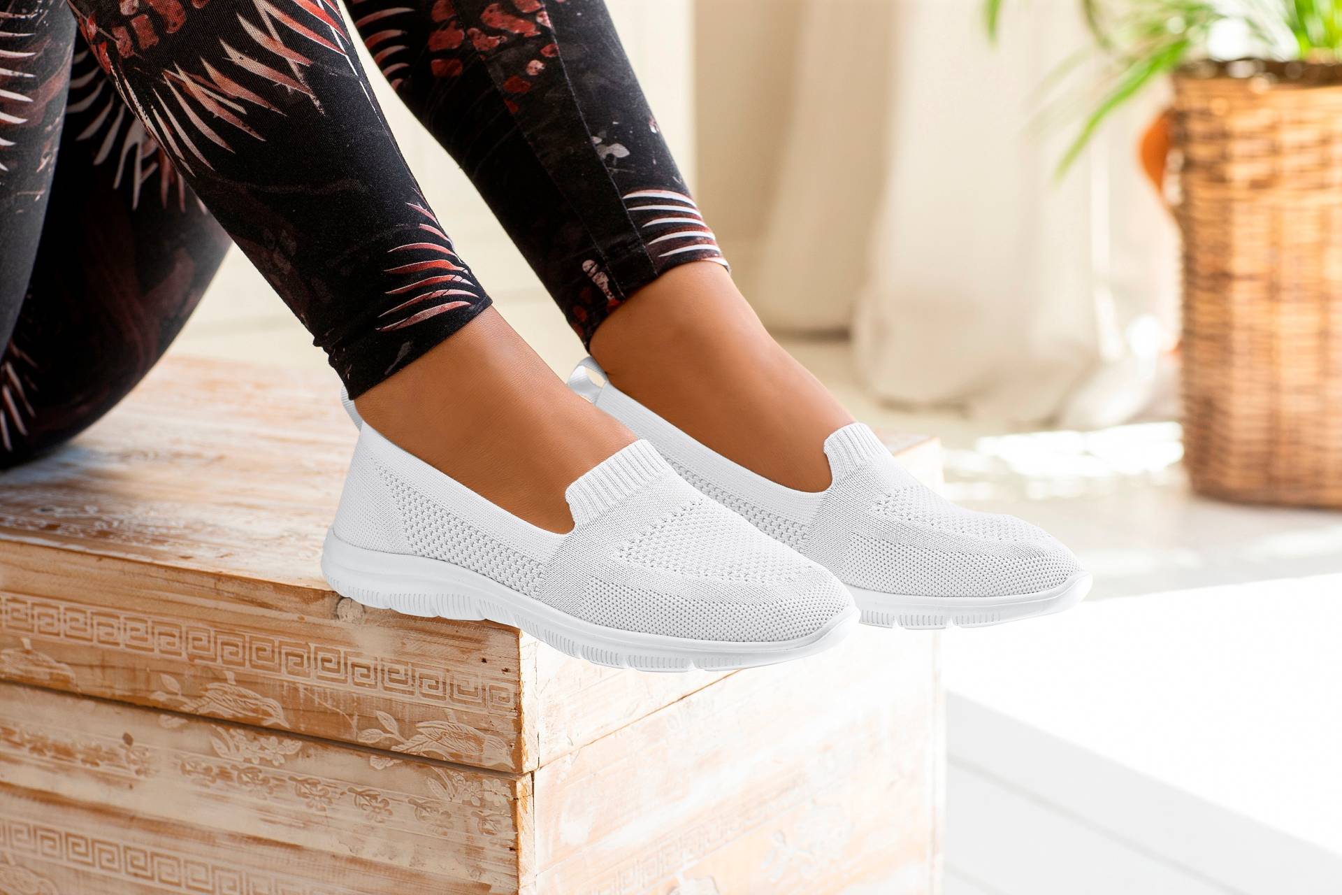 LASCANA Slipper, Slip-On-Sneaker, Halbschuh, ultraleichter Sneaker, VEGAN von Lascana