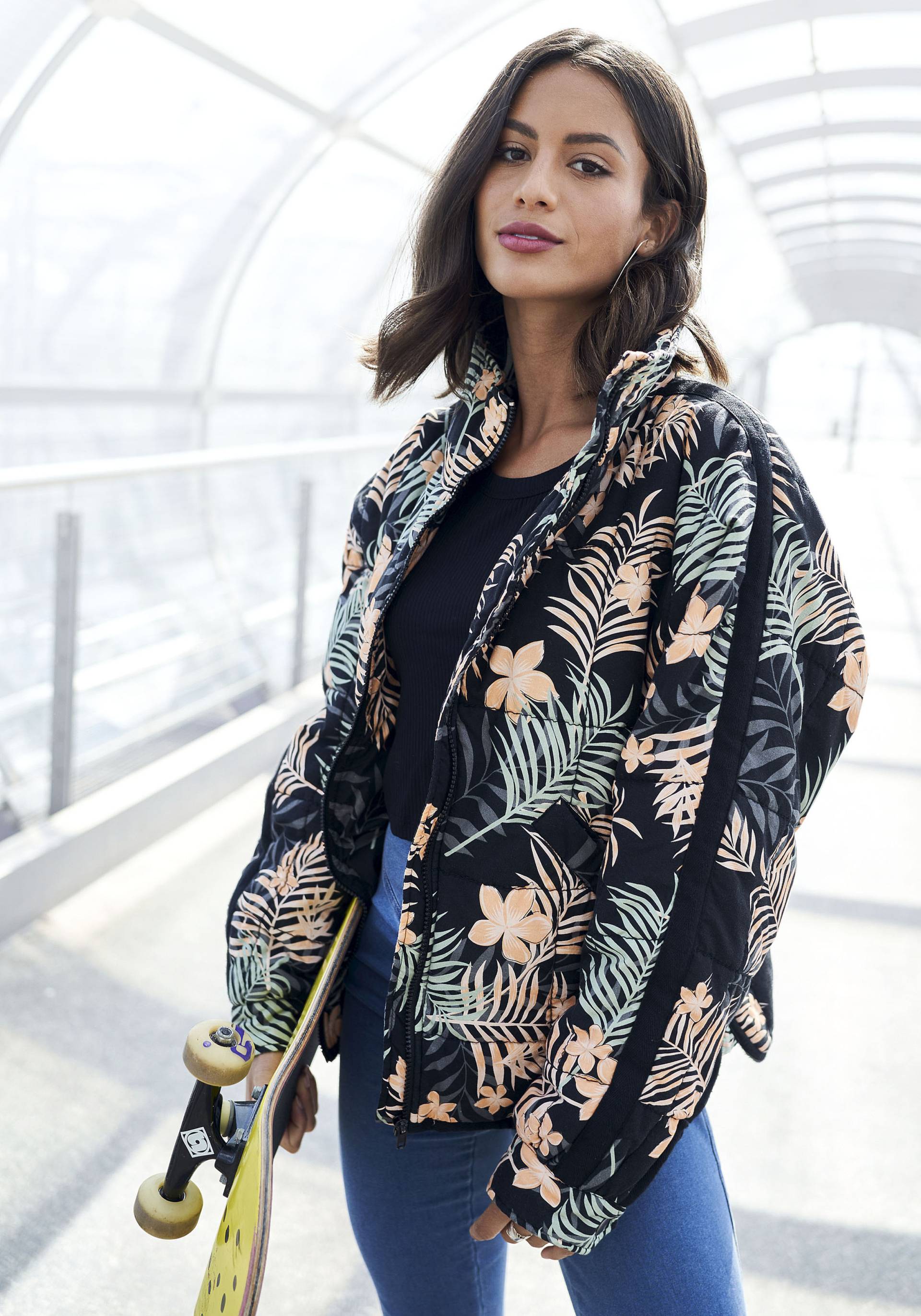 LASCANA Steppjacke, für die Übergangszeit LASCANA Steppjacke, für die Übergangszeit von Lascana