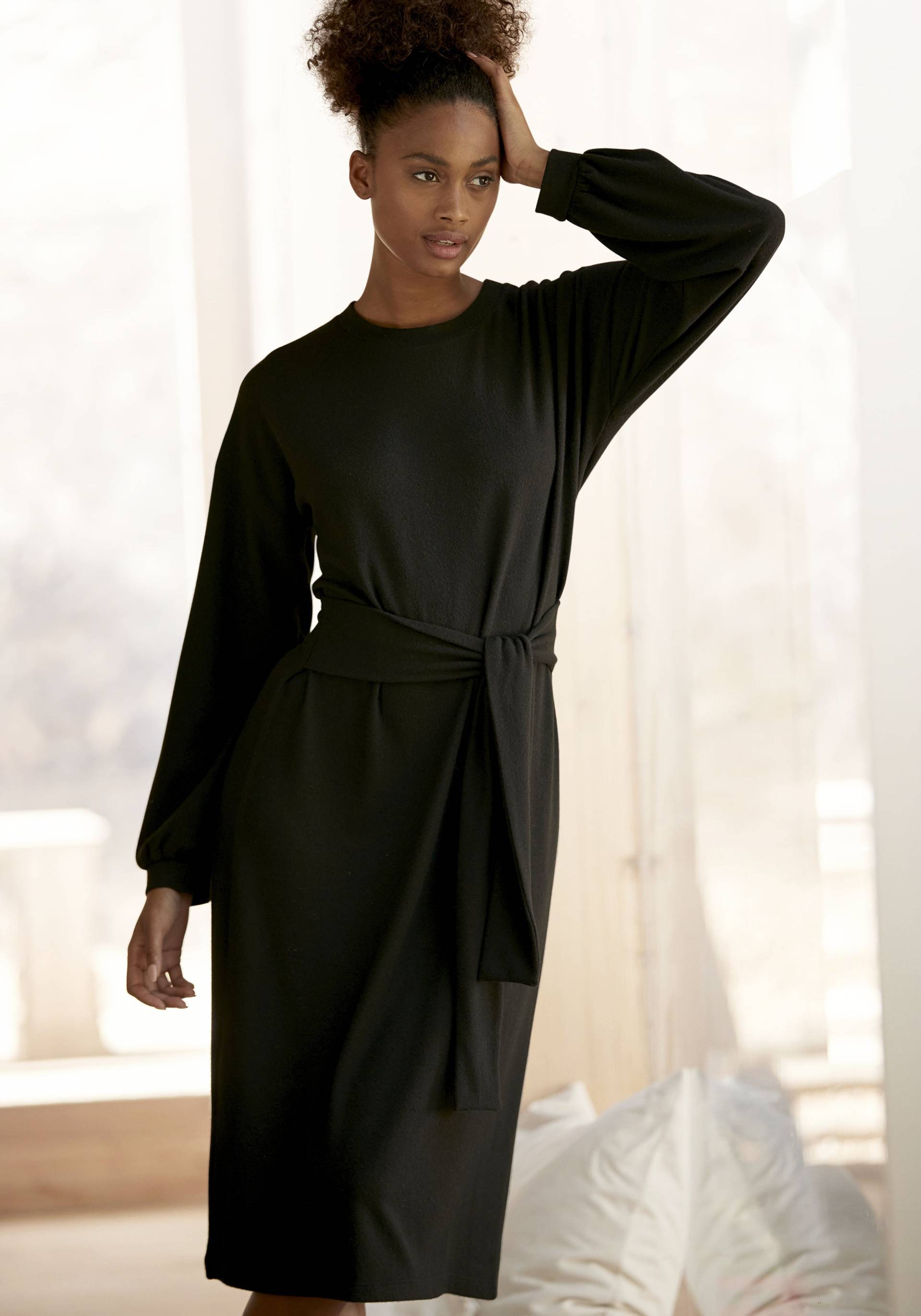 LASCANA Strickkleid, Loungekleid mit Taillengürtel, Loungewear LASCANA Strickkleid, Loungekleid mit Taillengürtel, Loungewear von Lascana