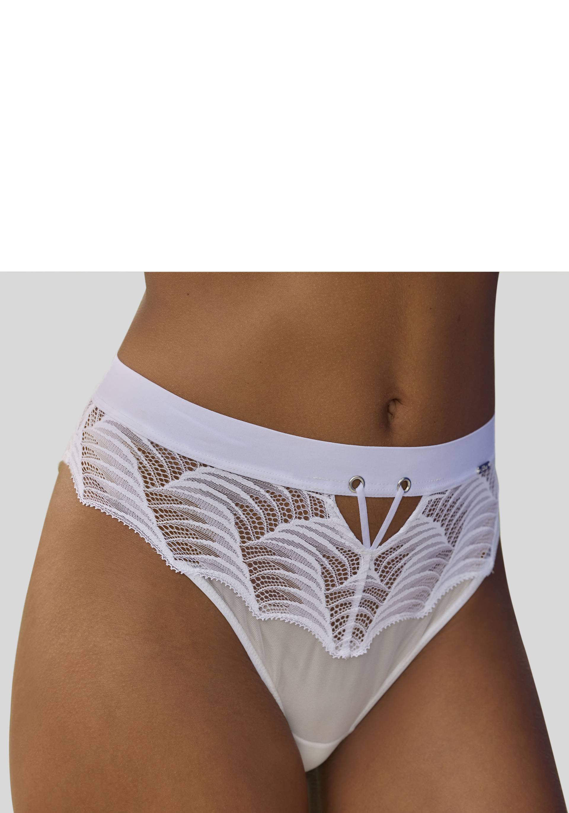 LASCANA String »Marla«, aus Spitze mit modischer Bänder-Optik LASCANA String »Marla«, aus Spitze mit modischer Bänder-Optik von Lascana