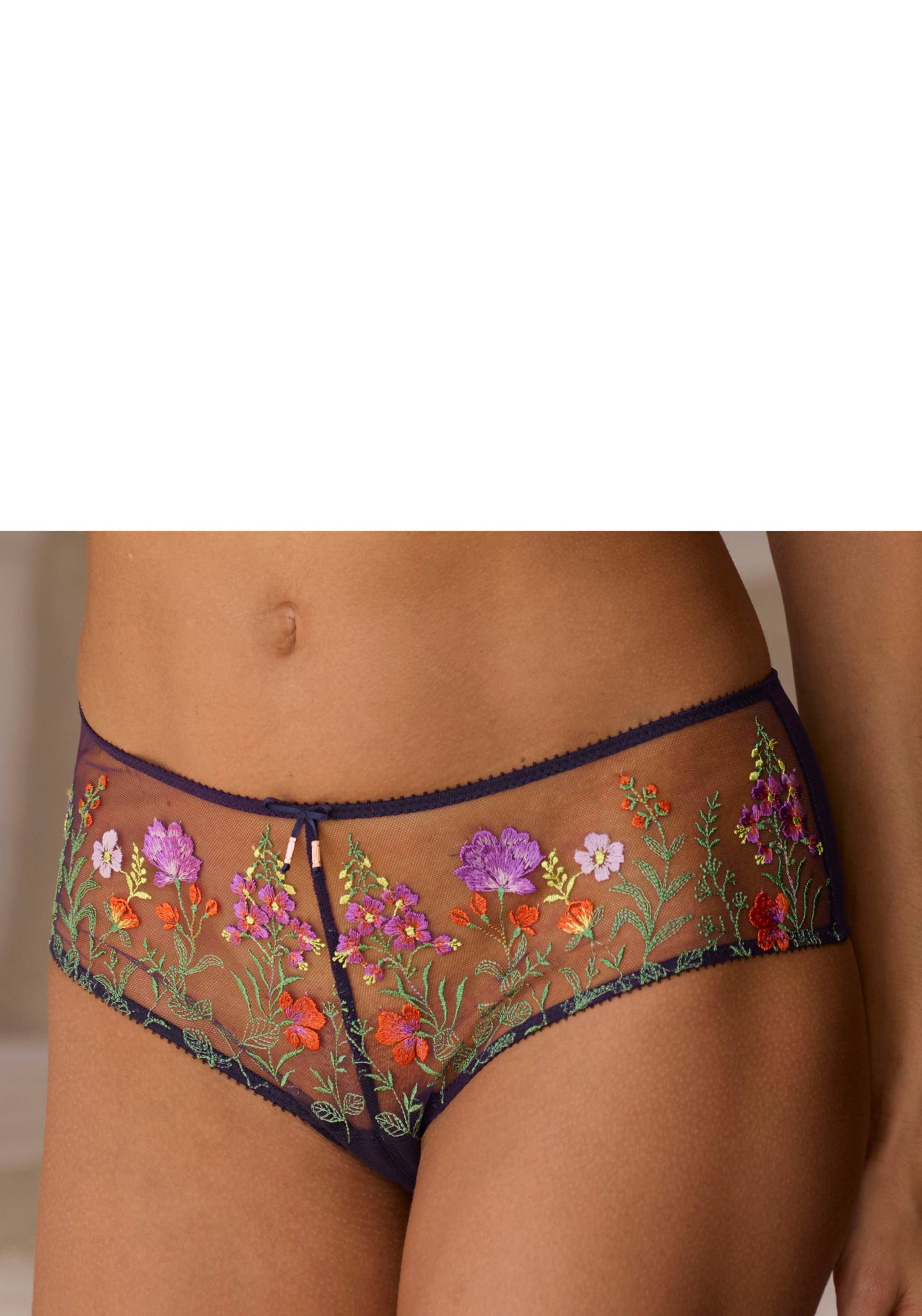 LASCANA Stringpanty »Maria«, mit bunten Blumen aus Stickereispitze von Lascana