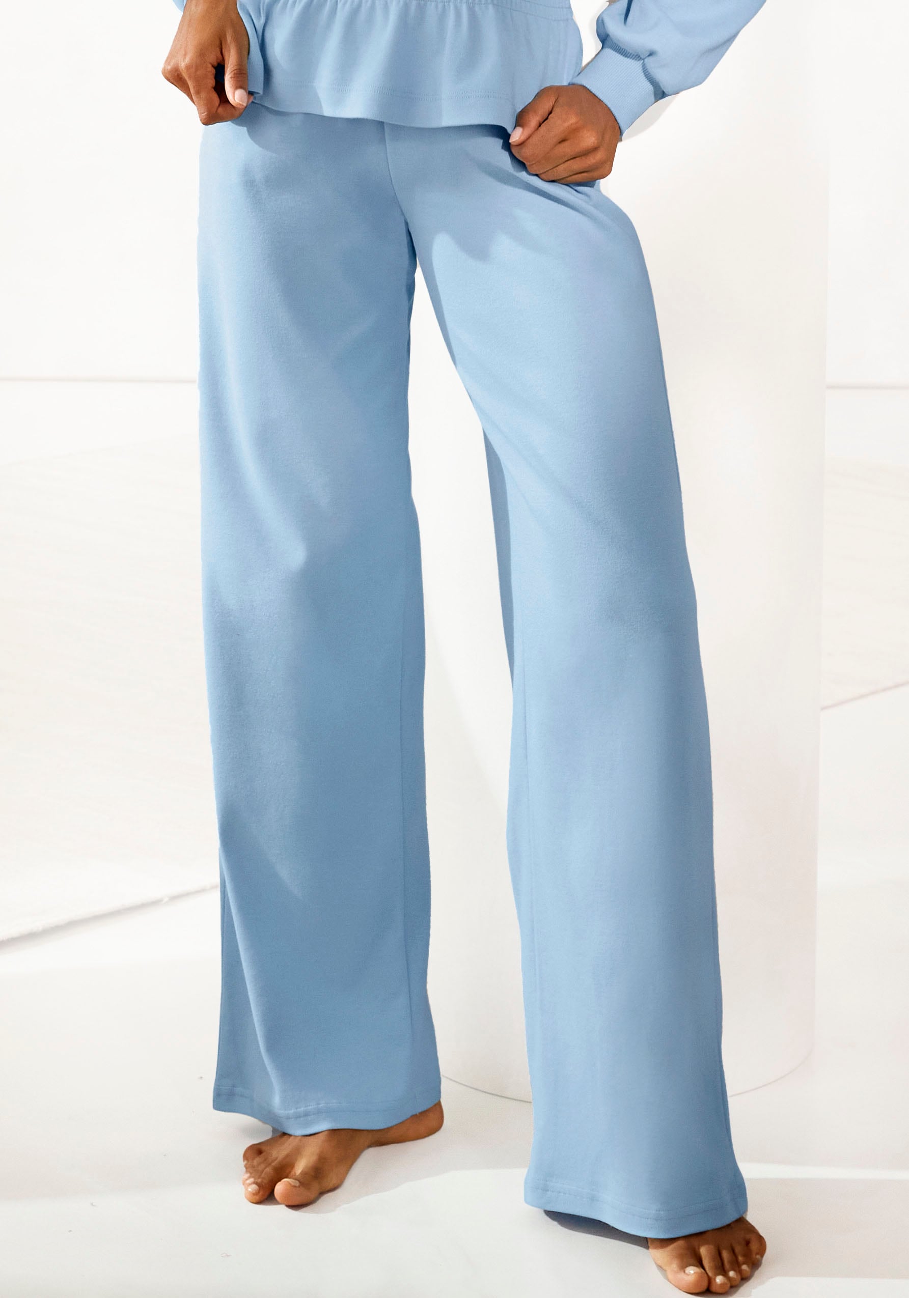 LASCANA Sweathose »-Loungehose«, mit ausgestelltem Bein, Loungewear von Lascana