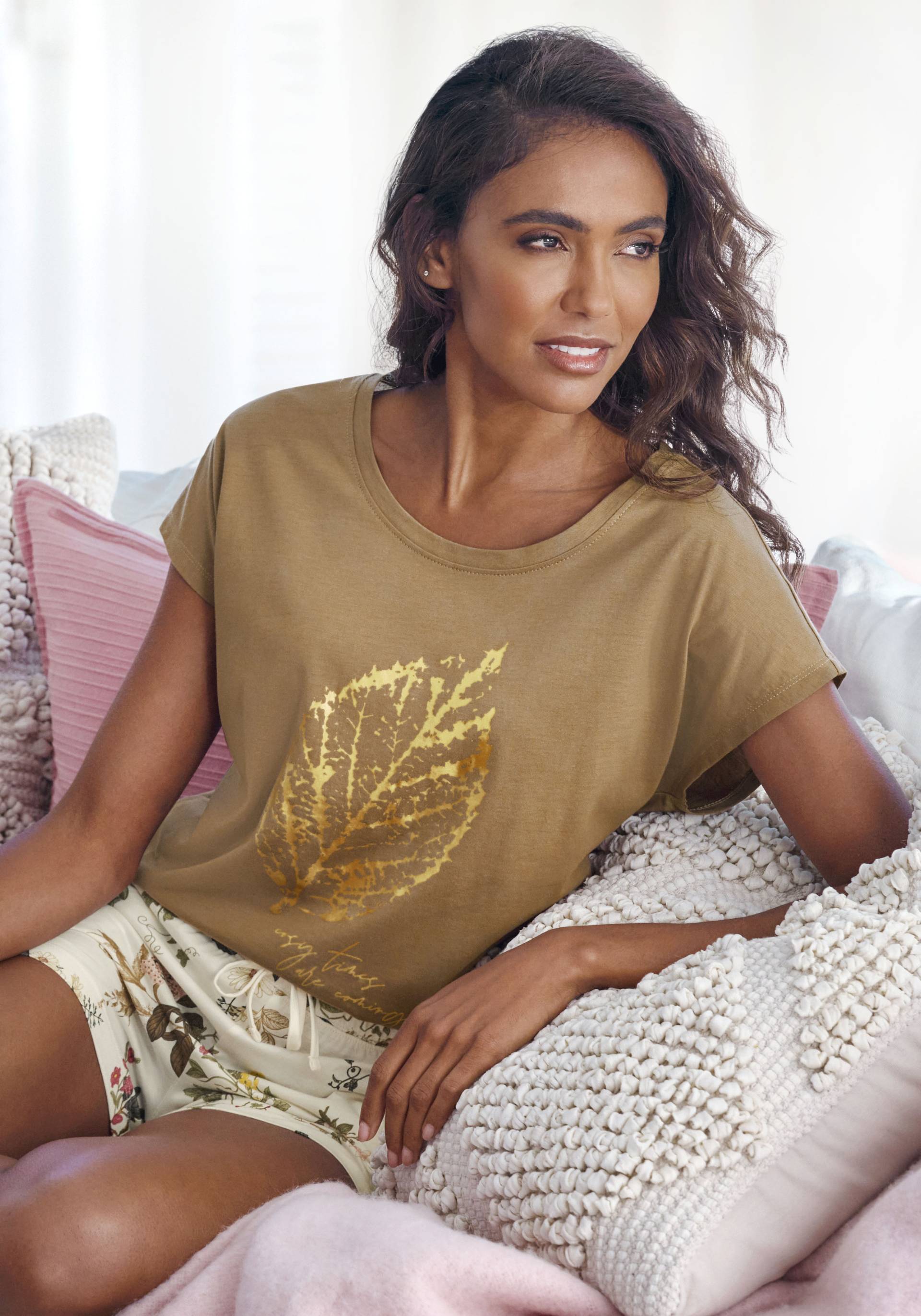 LASCANA Pyjamaoberteil, mit Folienprint LASCANA Pyjamaoberteil, mit Folienprint von Lascana