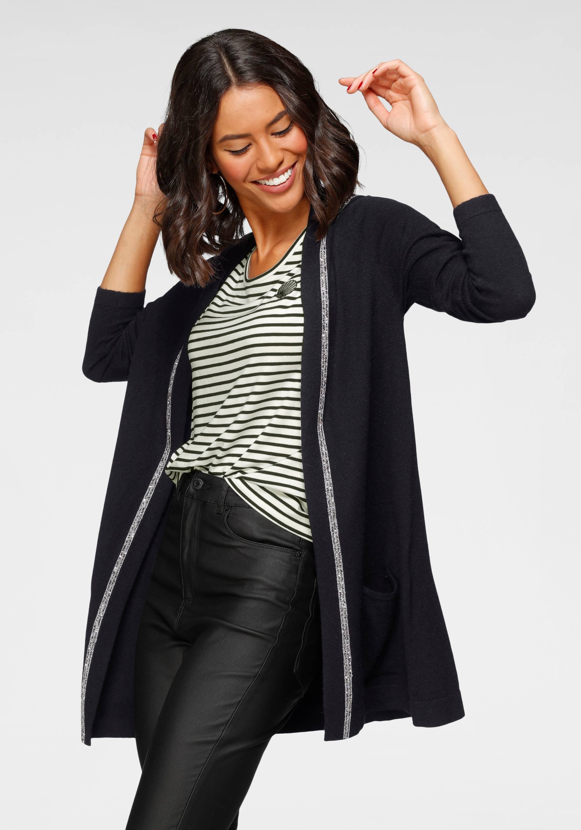 Laura Scott Cardigan, mit Kapuze und Schmuckband an der vorderen Kante Laura Scott Cardigan, mit Kapuze und Schmuckband an der vorderen Kante von Laura Scott
