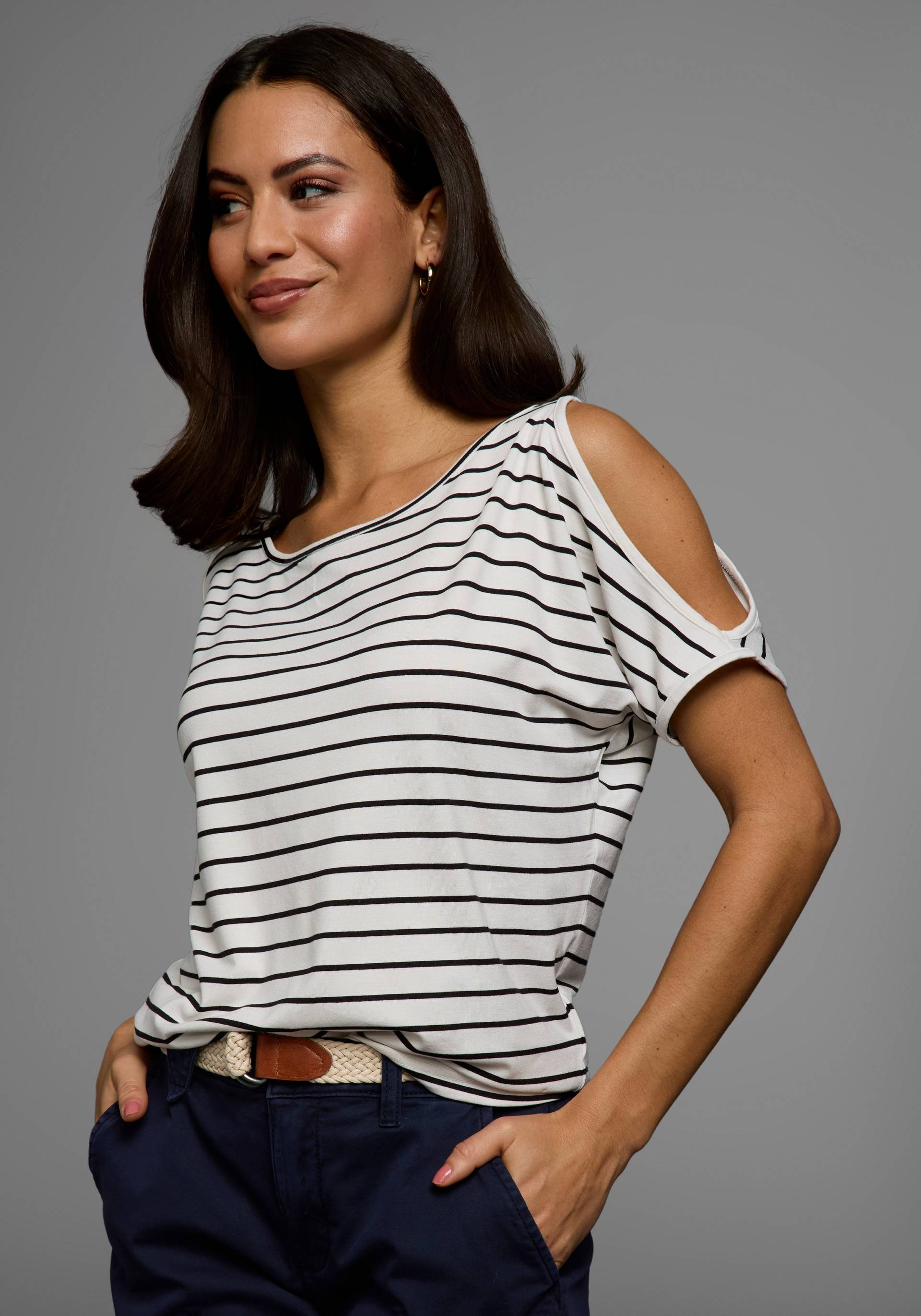 Laura Scott T-Shirt, mit Cut-Out Effekt an den Schultern Laura Scott T-Shirt, mit Cut-Out Effekt an den Schultern von Laura Scott