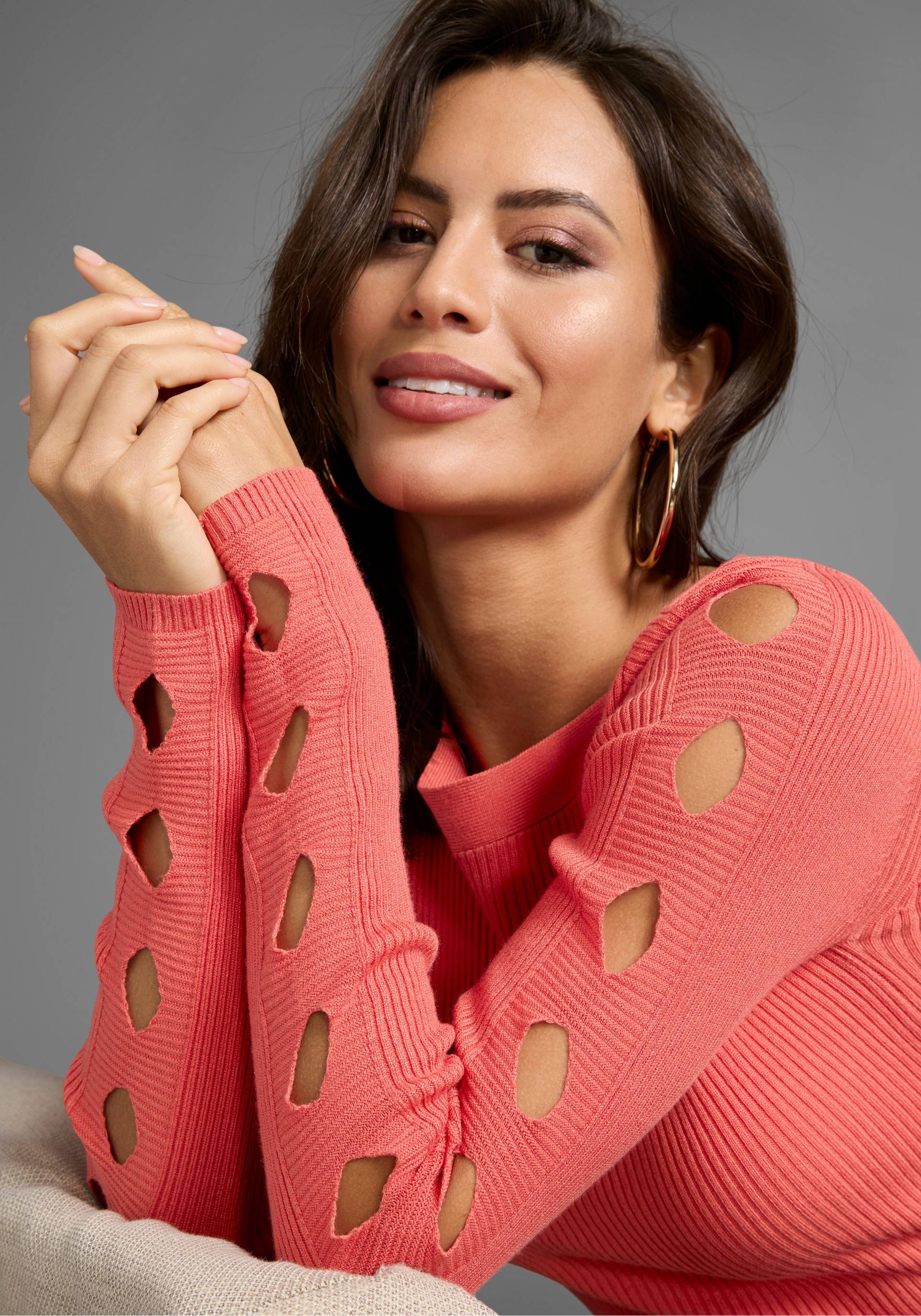 Laura Scott V-Ausschnitt-Pullover, mit modischen Cut-Outs Laura Scott V-Ausschnitt-Pullover, mit modischen Cut-Outs von Laura Scott