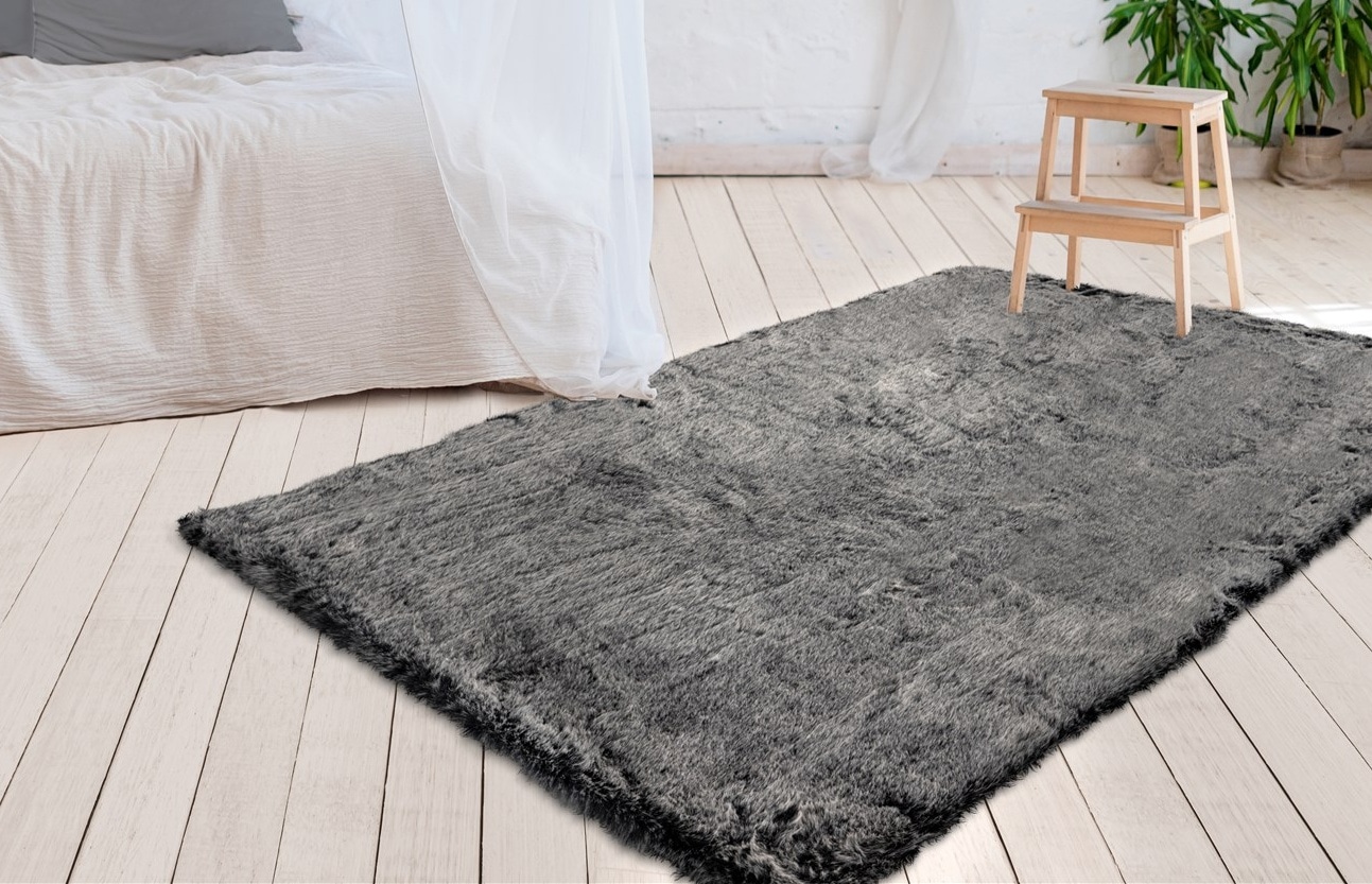Leonique Hochflor-Teppich »Aysu«, rechteckig, 52 mm Höhe, einfarbiger Teppich, besonders weich und kuschelig Leonique Hochflor-Teppich »Aysu«, rechteckig, 52 mm Höhe, einfarbiger Teppich, besonders weich und kuschelig von Leonique