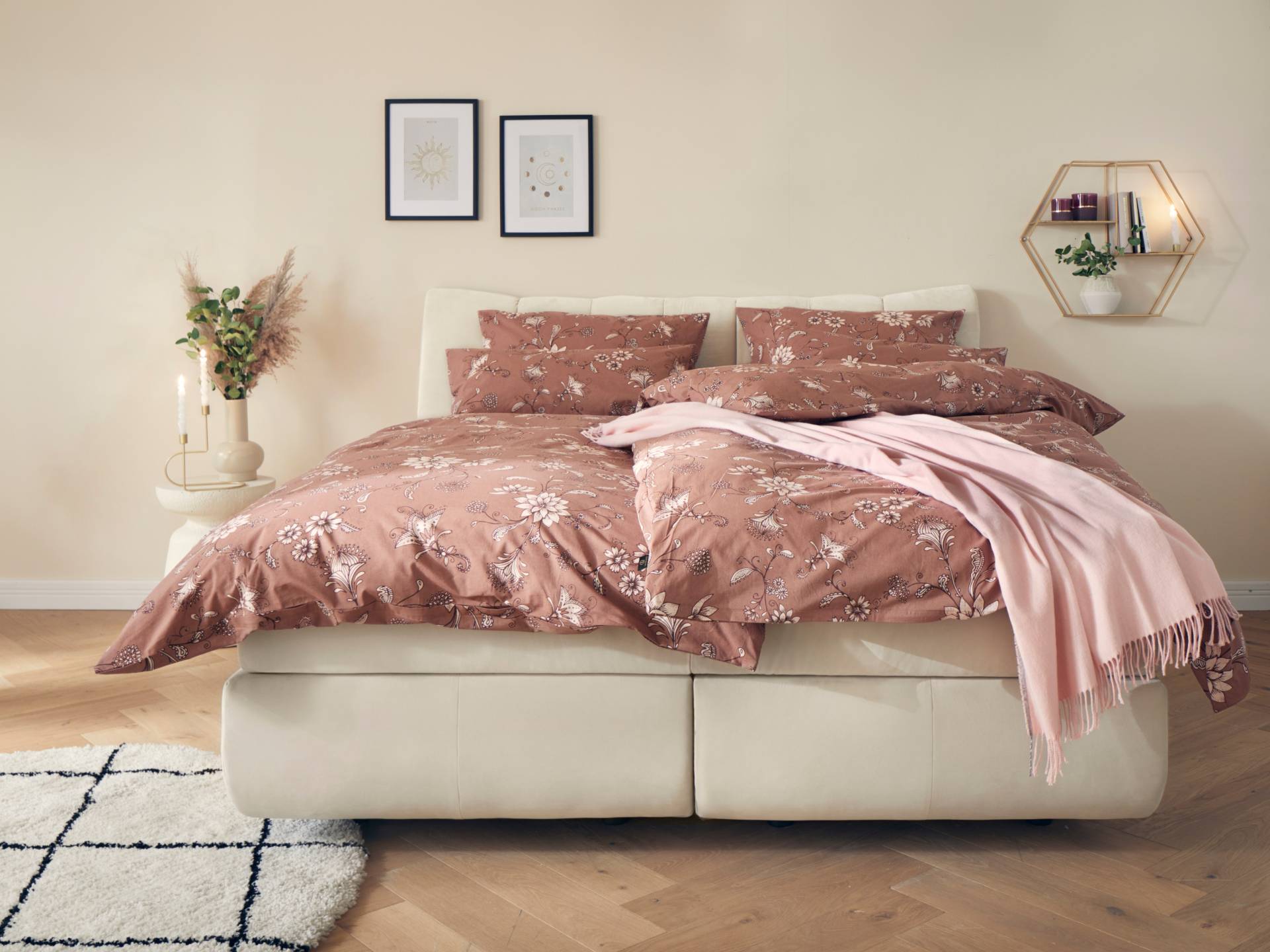 Leonique Wohndecke »Plaid Sofia«, mit tollen Fransen, Kuscheldecke Leonique Wohndecke »Plaid Sofia«, mit tollen Fransen, Kuscheldecke von Leonique