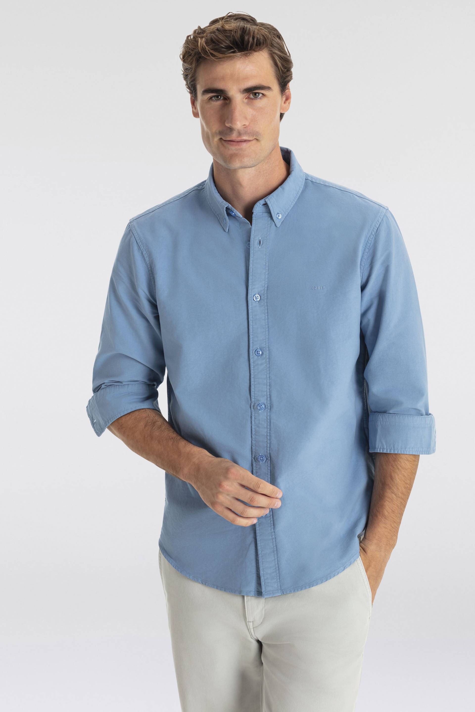 Levi's® Langarmhemd »AUTHENTIC BUTTON DOWN«, mit Ton-in-Ton Logostickerei auf der Brust von Levi's®