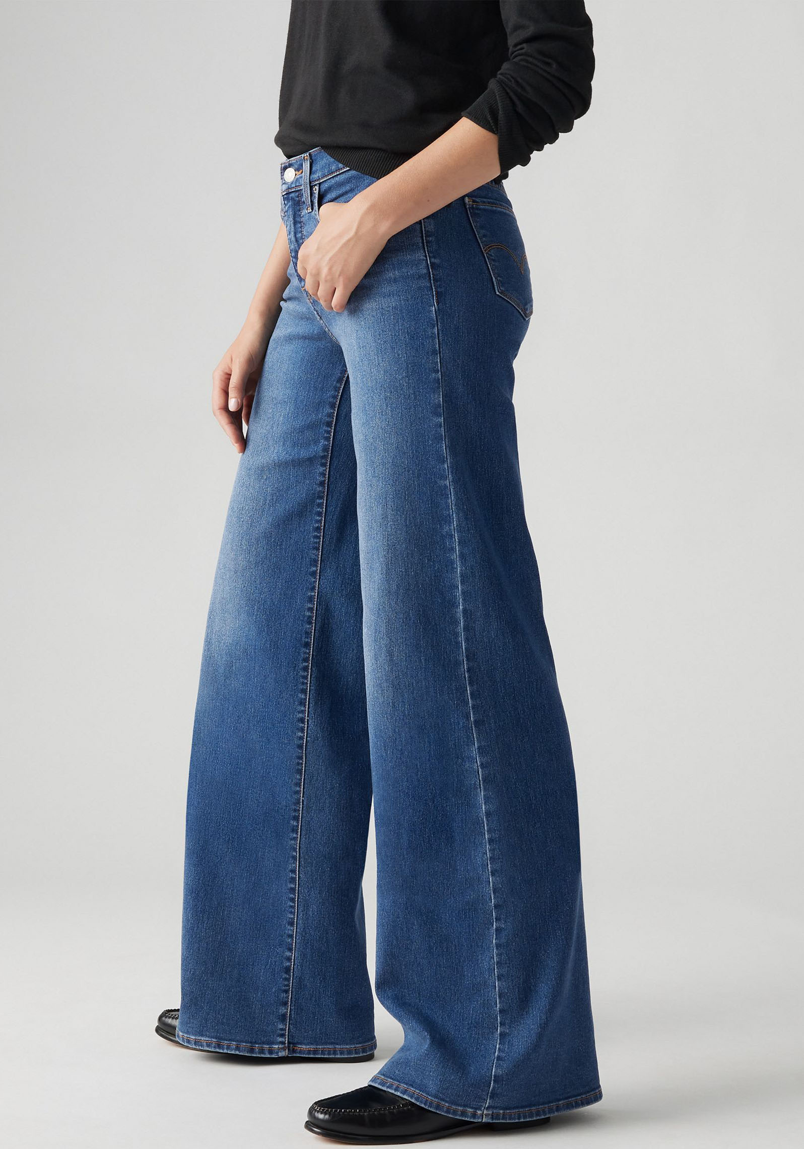 Levi's® Weite Jeans »Jeans 318 SHAPING«, im Five-Pocket Style von Levi's®