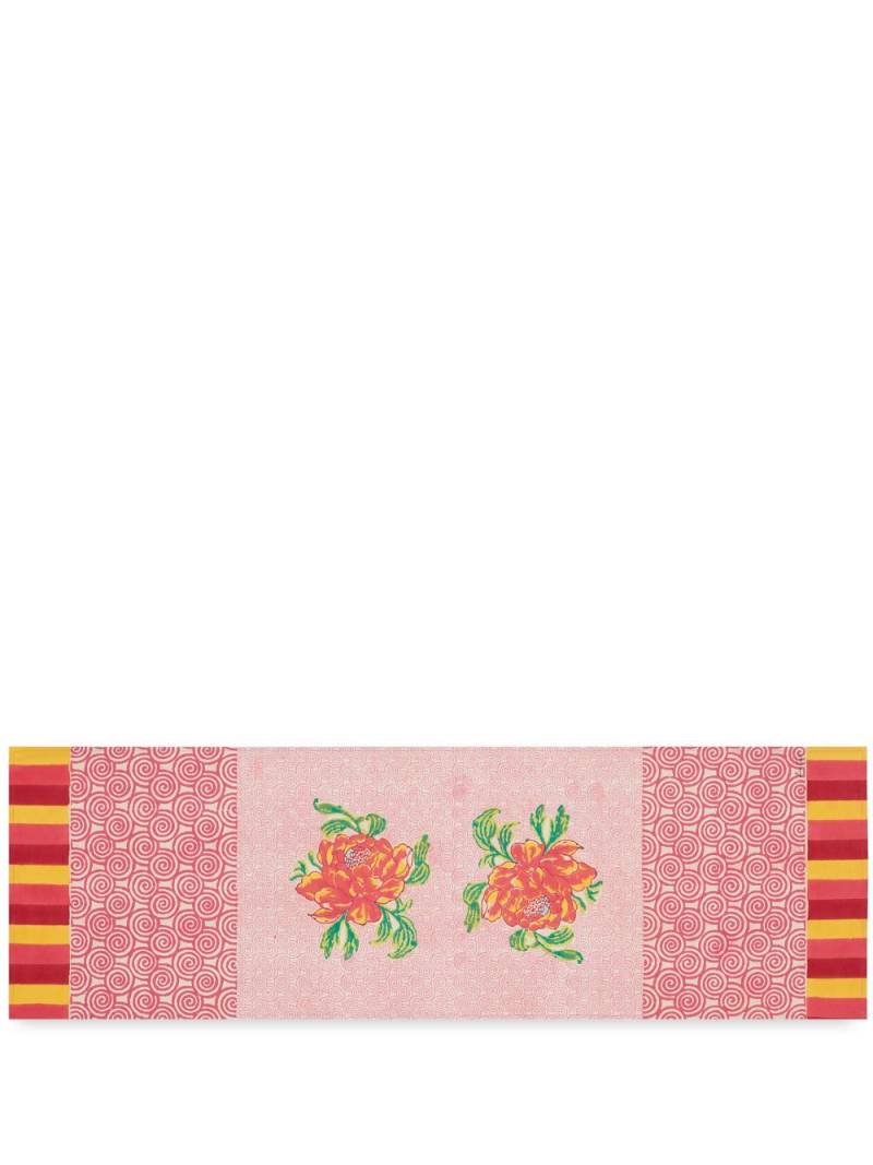 Lisa Corti Camelia Magenta rectangular runner - Pink von Lisa Corti