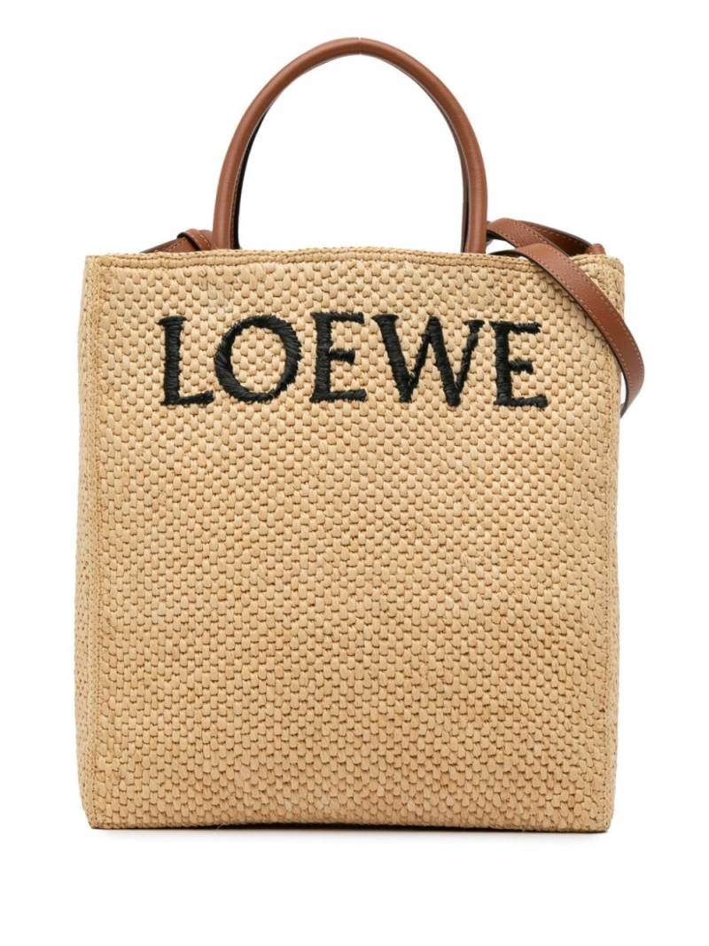 Loewe Pre-Owned 2022-2024 Small Raffia Standard A4 satchel - Brown von Loewe Pre-Owned