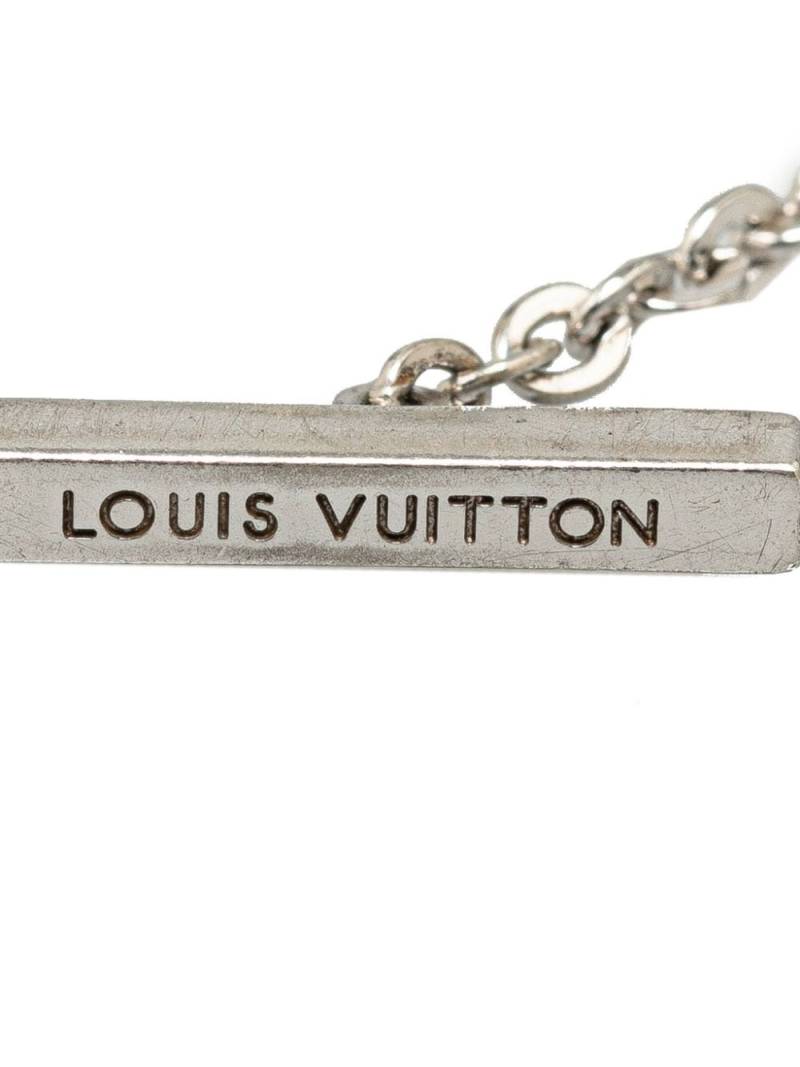 Louis Vuitton Pre-Owned 20th Century V Logo Square Pendant costume necklace - Silver von Louis Vuitton Pre-Owned