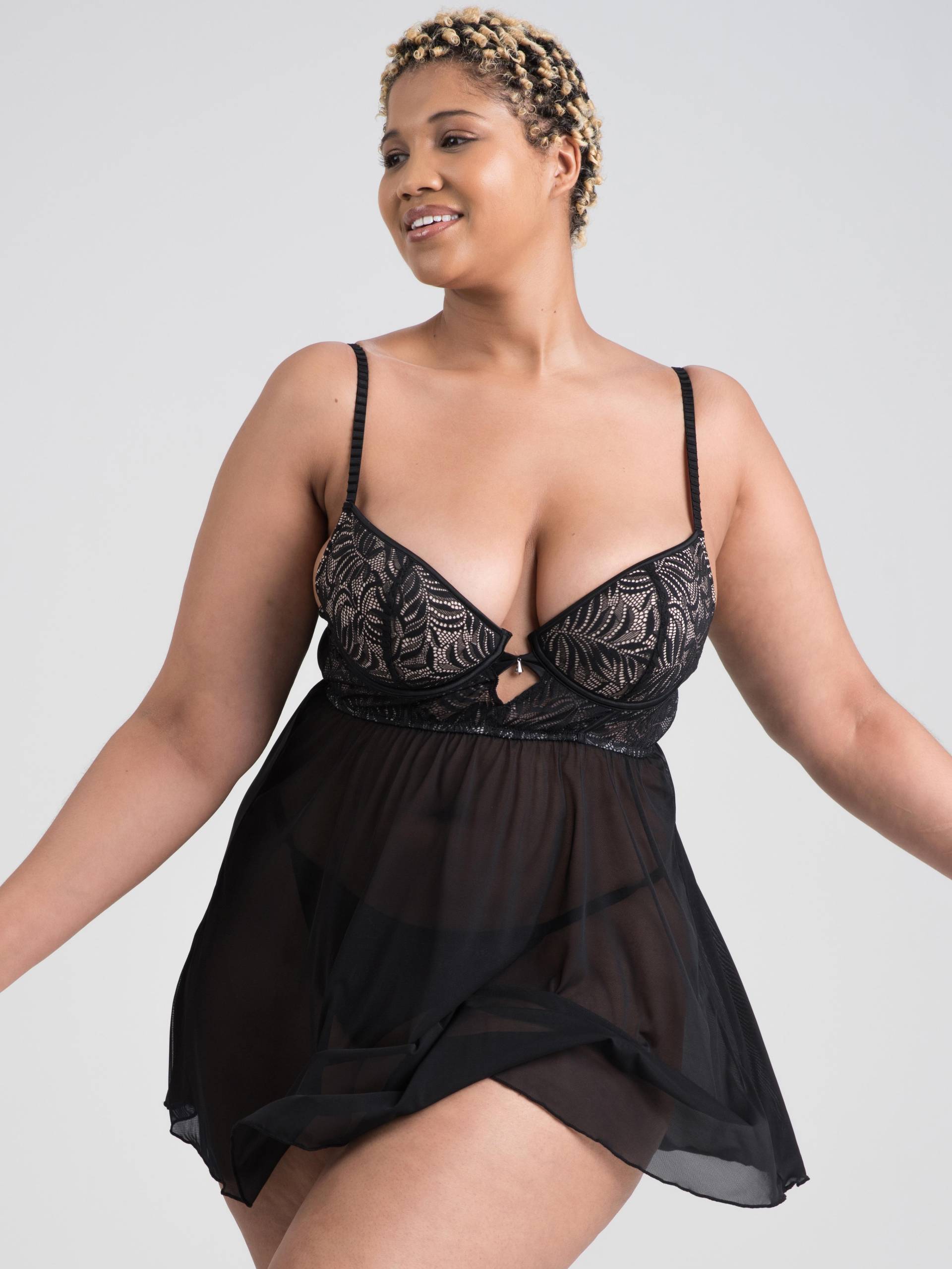 Lovehoney Parisienne Charm Lace Babydoll Set , Schwarz - Amorana Lovehoney Parisienne Charm Lace Babydoll Set , Schwarz - Amorana von Lovehoney Lingerie