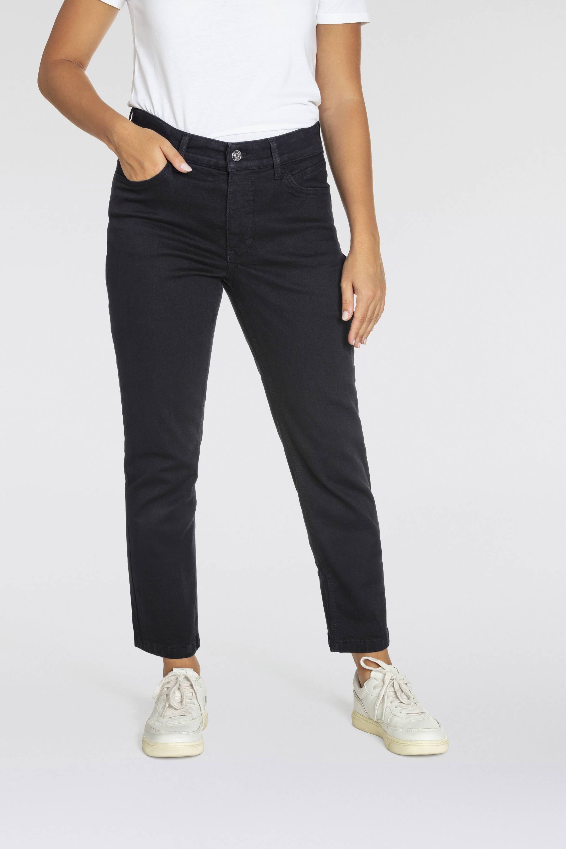 MAC Gerade Jeans »MELANIE dragon-fly«, Dekoratibe Nietendetails auf der hinteren Tasche MAC Gerade Jeans »MELANIE dragon-fly«, Dekoratibe Nietendetails auf der hinteren Tasche von MAC