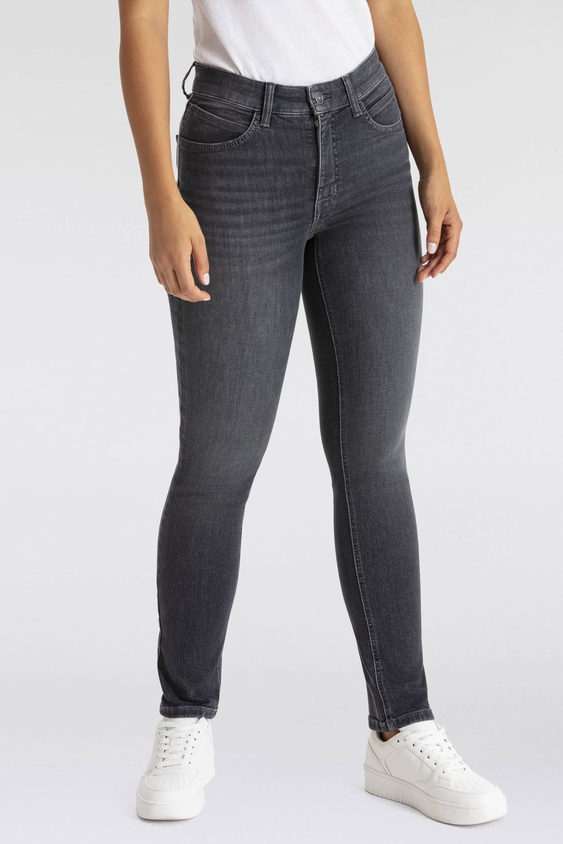 MAC Gerade Jeans »MELANIE dragon-fly«, Dekoratibe Nietendetails auf der hinteren Tasche MAC Gerade Jeans »MELANIE dragon-fly«, Dekoratibe Nietendetails auf der hinteren Tasche von MAC