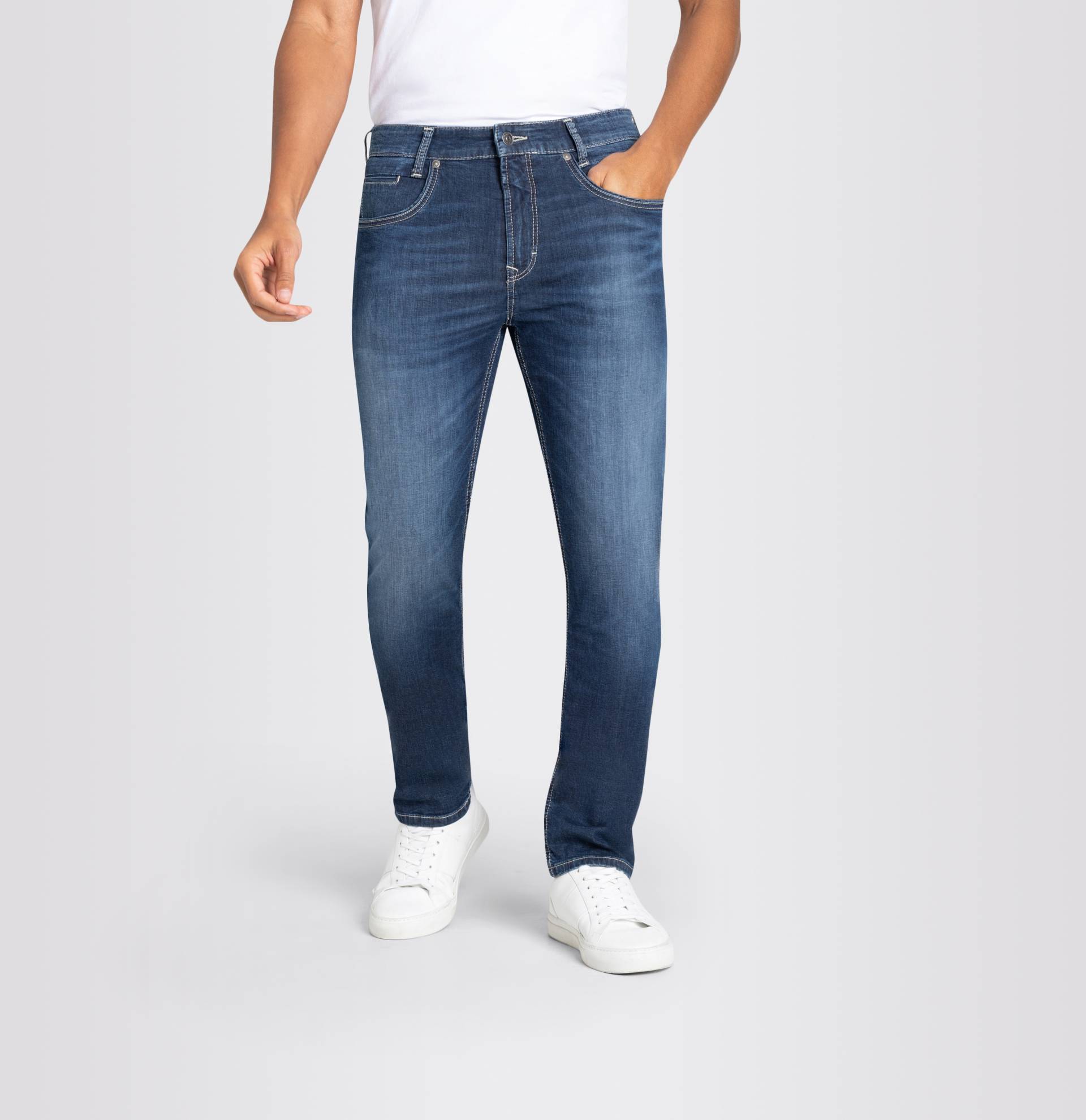 MAC Slim-fit-Jeans »Arne-Pipe light«, schmaler figurbetonender Schnitt von MAC