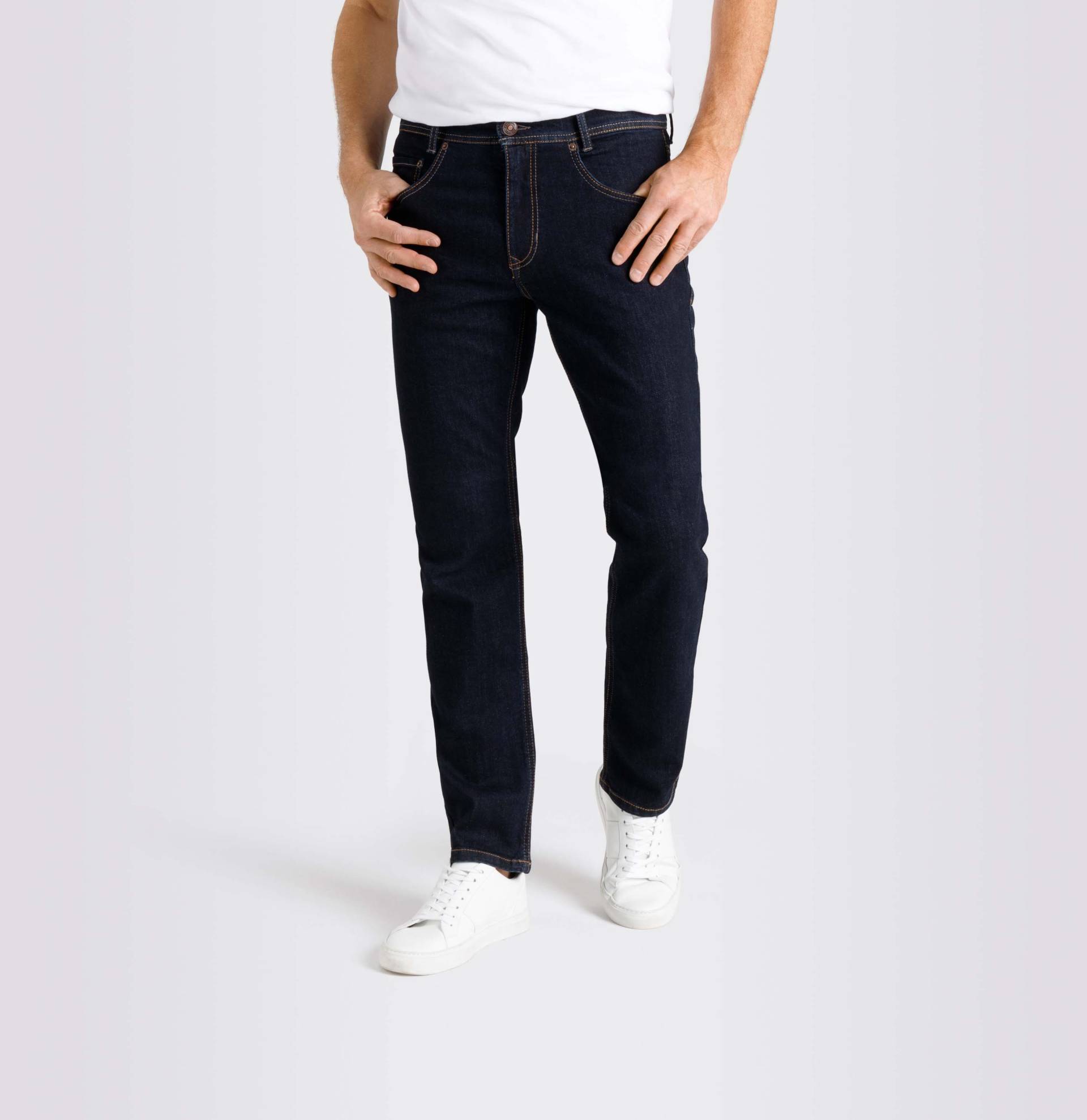 MAC Straight-Jeans »Arne«, in gepflegter Optik, mit Stretch MAC Straight-Jeans »Arne«, in gepflegter Optik, mit Stretch von MAC