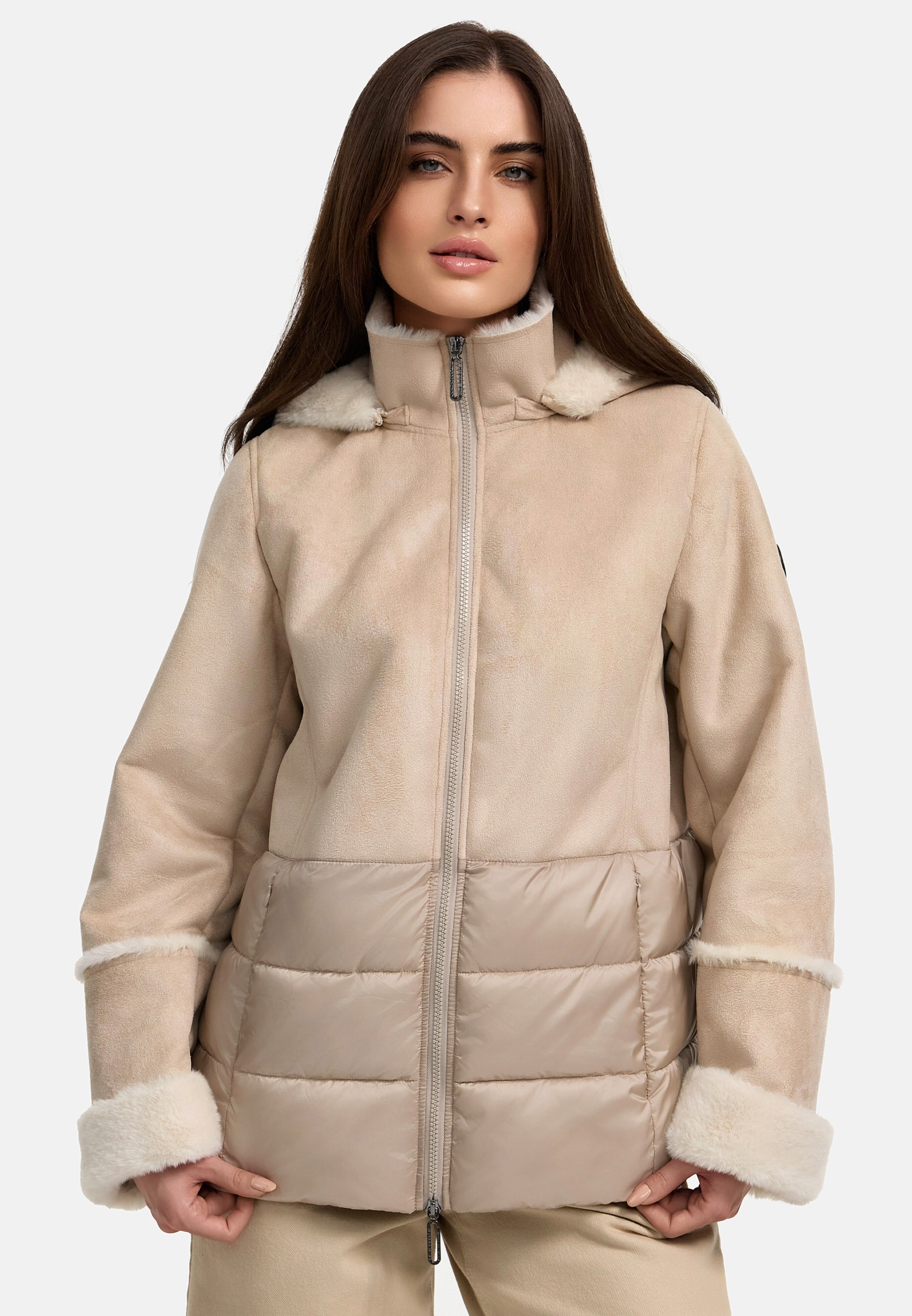 MANISA Kurzjacke, mit Kapuze, mit Teddyfell-Kapuze MANISA Kurzjacke, mit Kapuze, mit Teddyfell-Kapuze von MANISA
