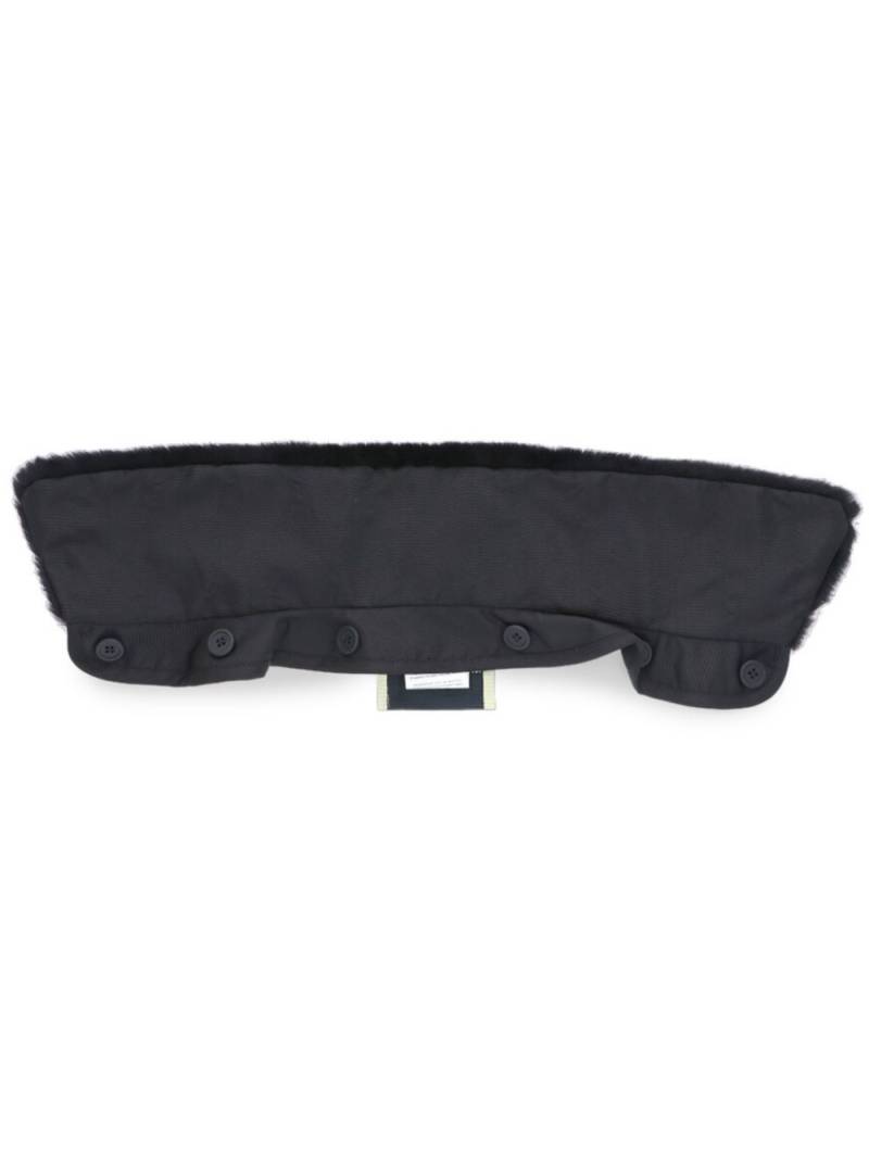 MARFA STANCE attachable neck warmer - Black von MARFA STANCE