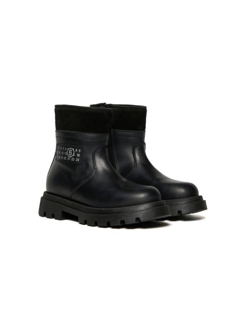 MM6 Maison Margiela Kids logo-appliqué ankle boots - Black von MM6 Maison Margiela Kids