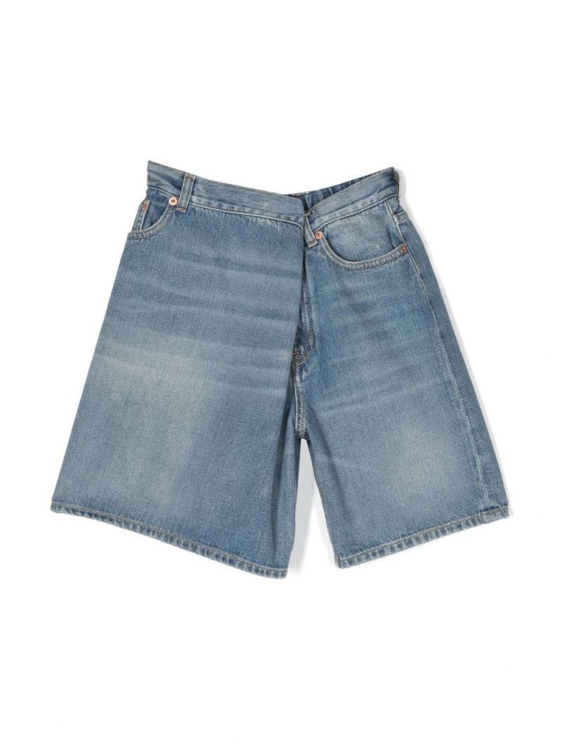 MM6 Maison Margiela Kids logo-patch denim short - Blue von MM6 Maison Margiela Kids