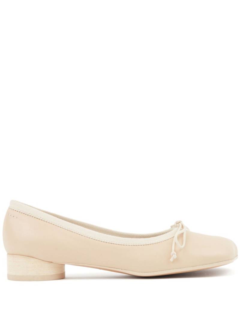 MM6 Maison Margiela Anatomic leather ballerina shoes - Neutrals von MM6 Maison Margiela