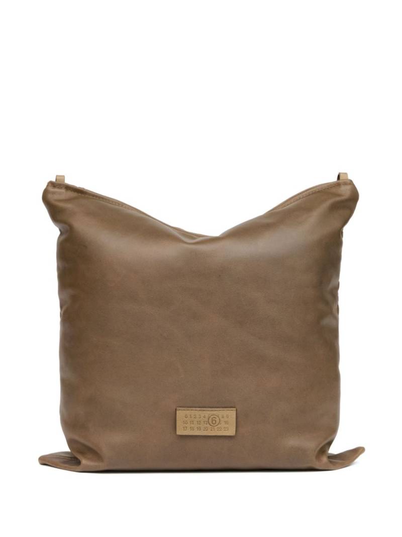 MM6 Maison Margiela Pillow leather clutch bag - Brown von MM6 Maison Margiela